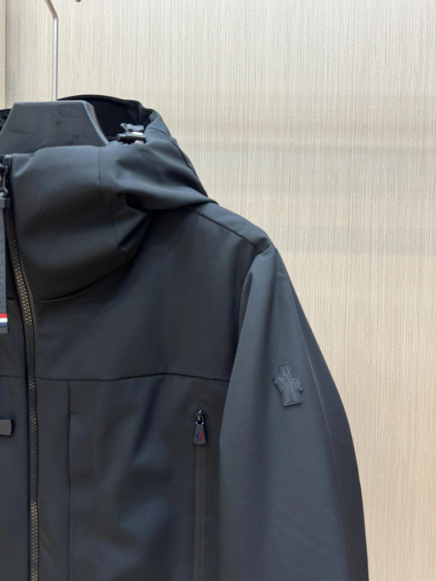 FlexibleFit Moncler Down Jackets 146083