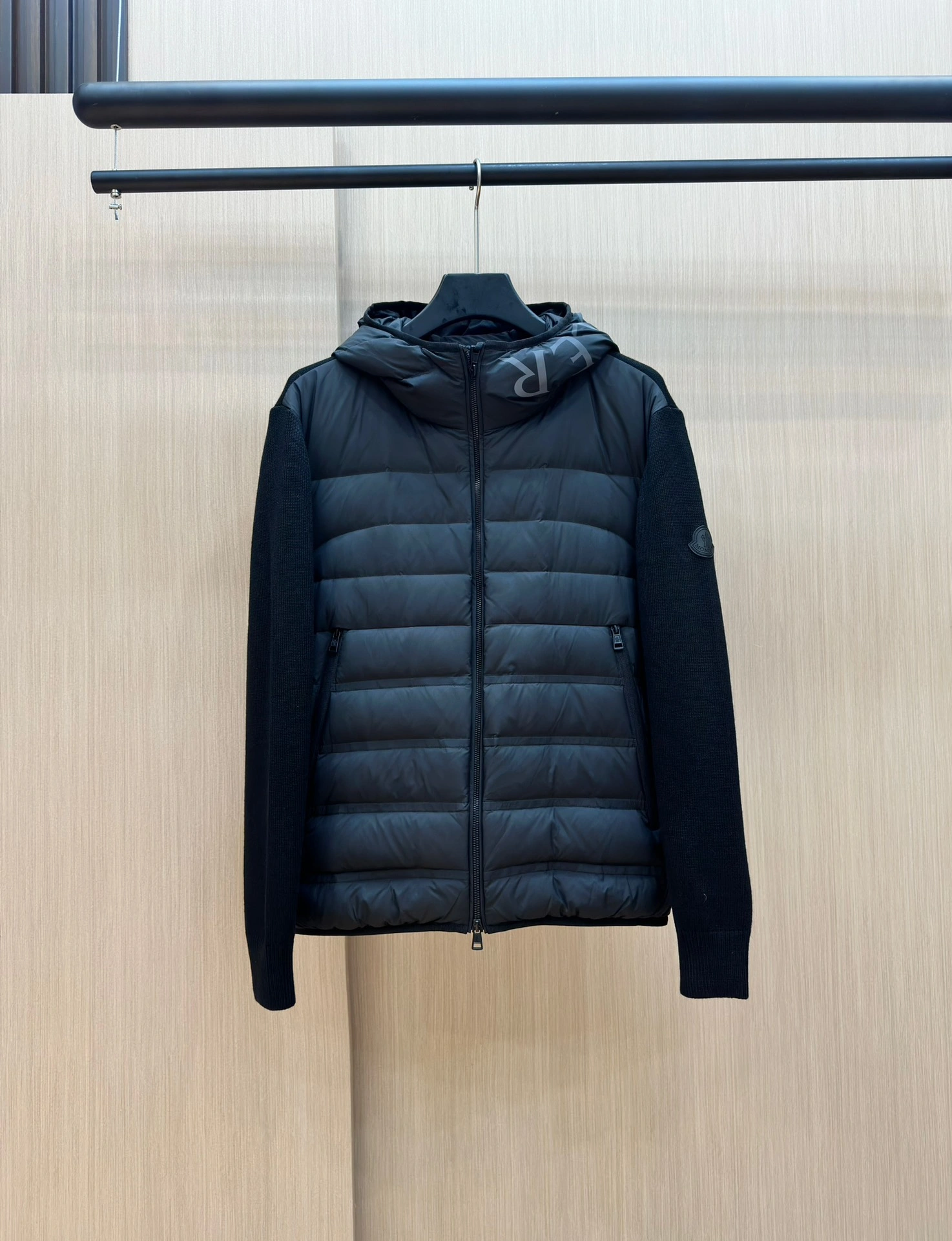 Moncler Down Jackets TravelReady 146079