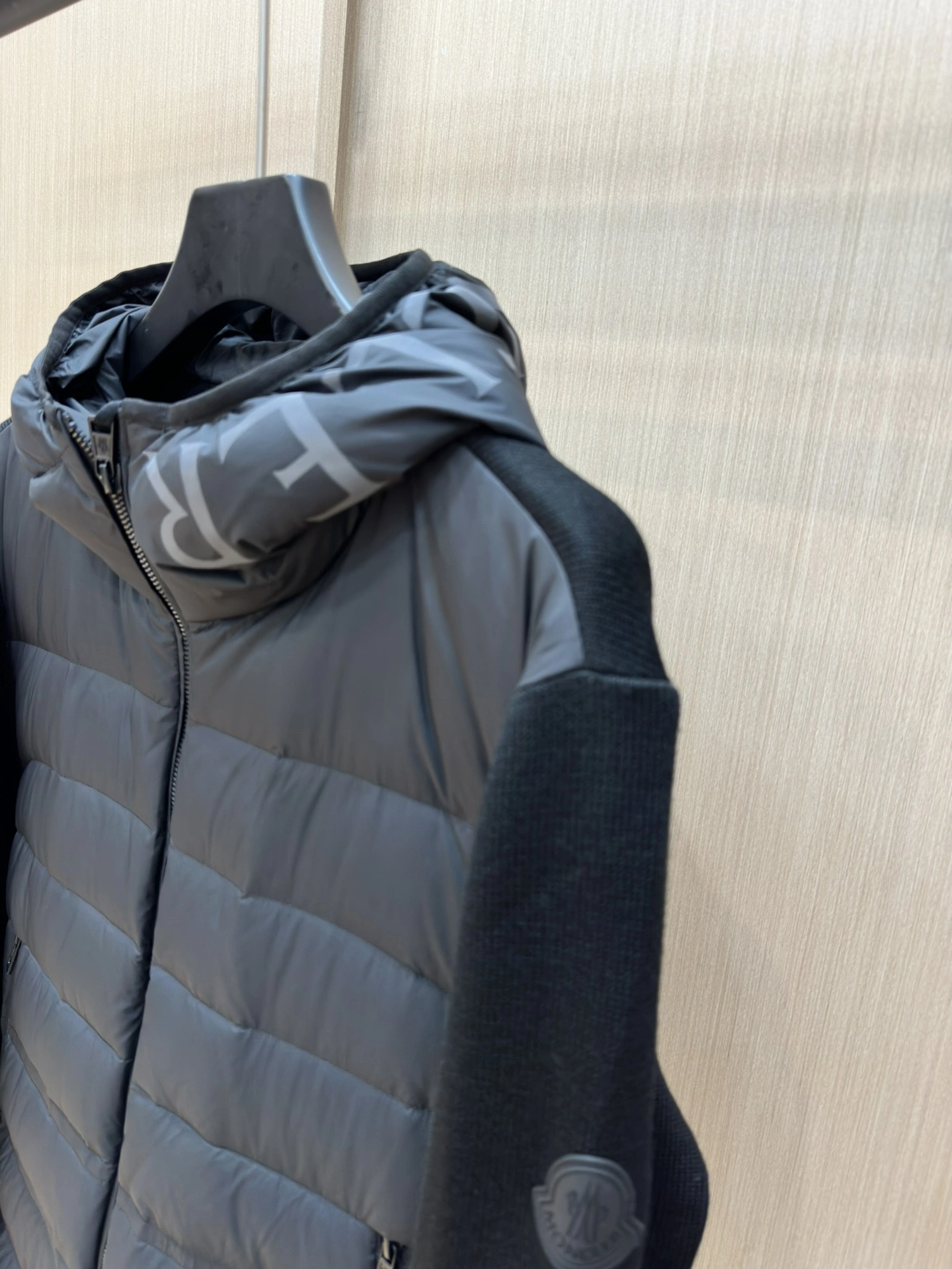 Moncler Down Jackets TravelReady 146079