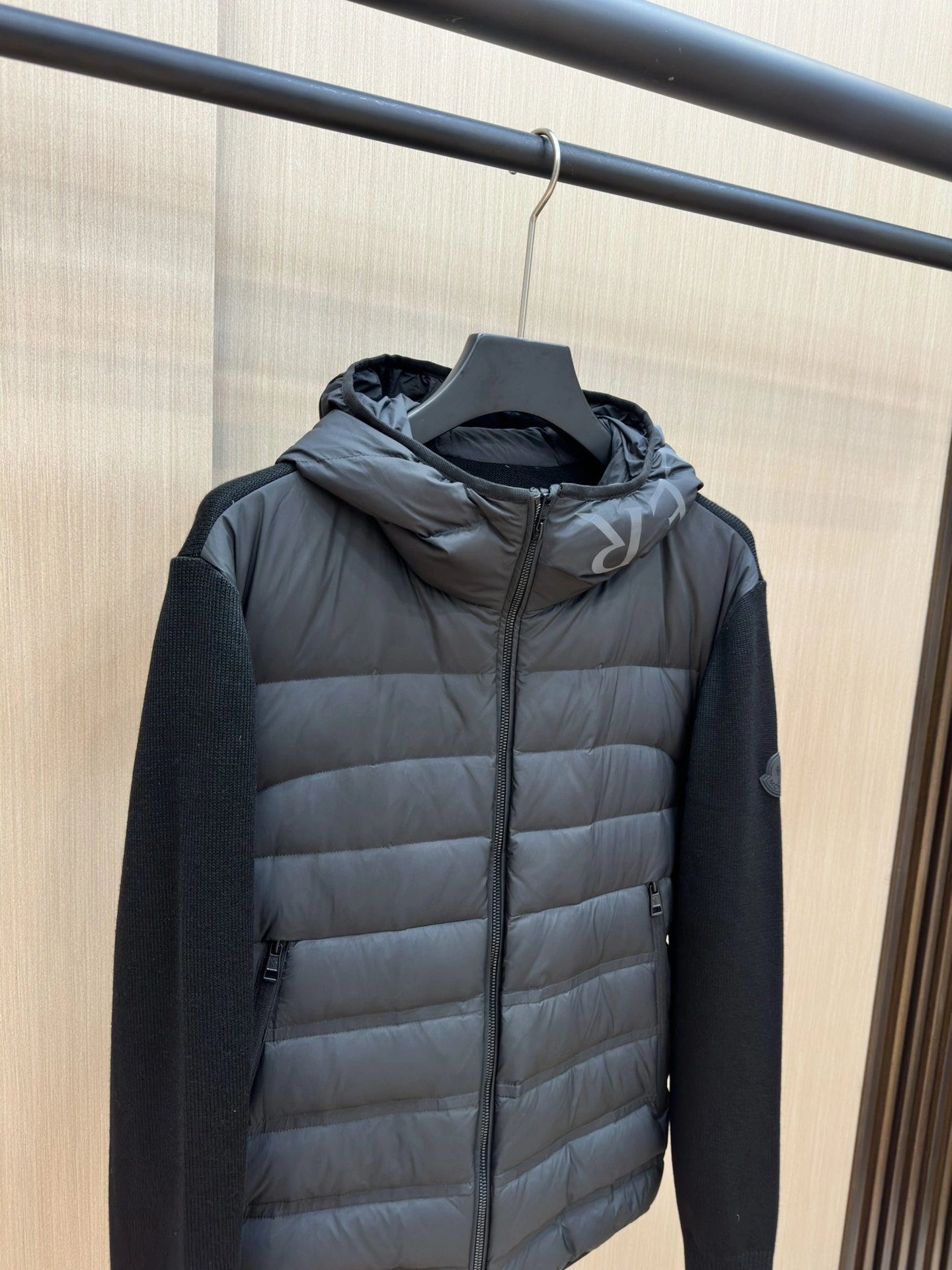 Moncler Down Jackets TravelReady 146079
