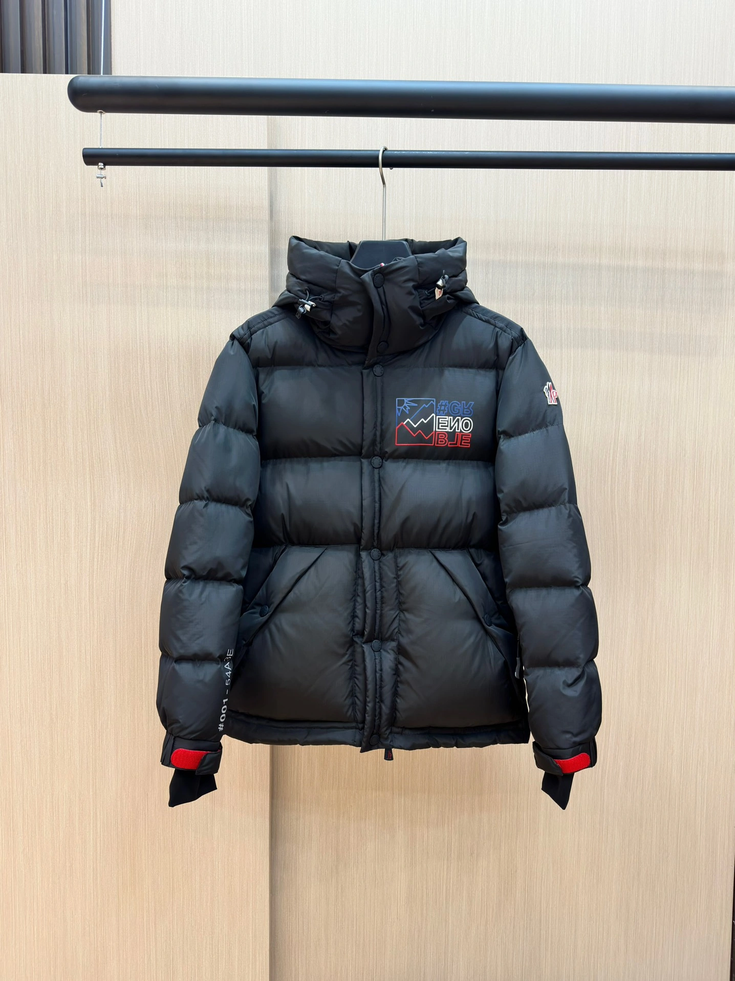 Flexible Moncler Down Jackets 146074