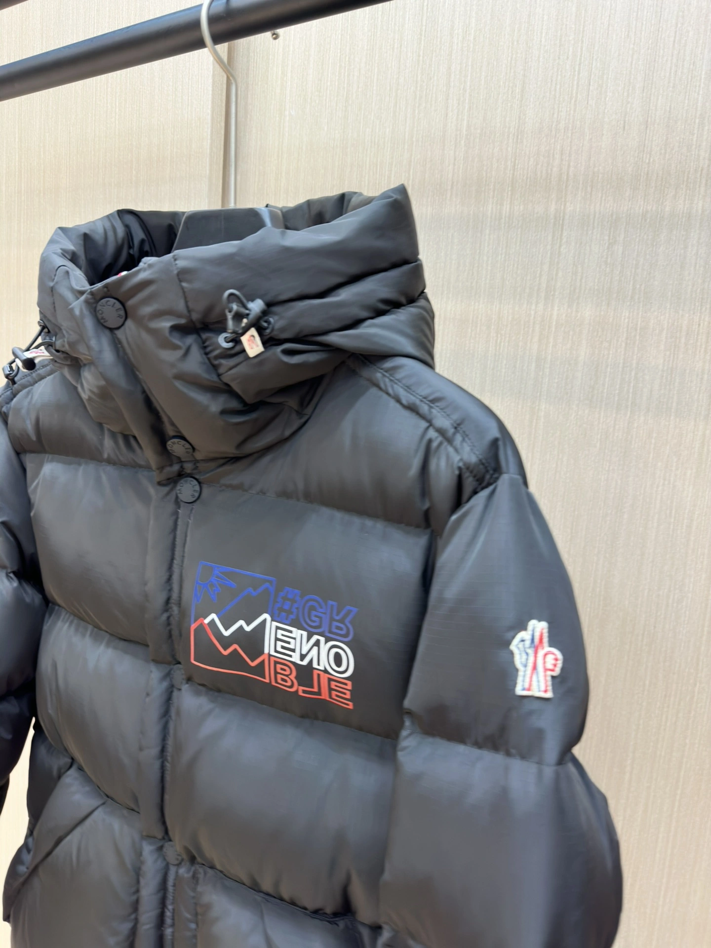 Flexible Moncler Down Jackets 146074