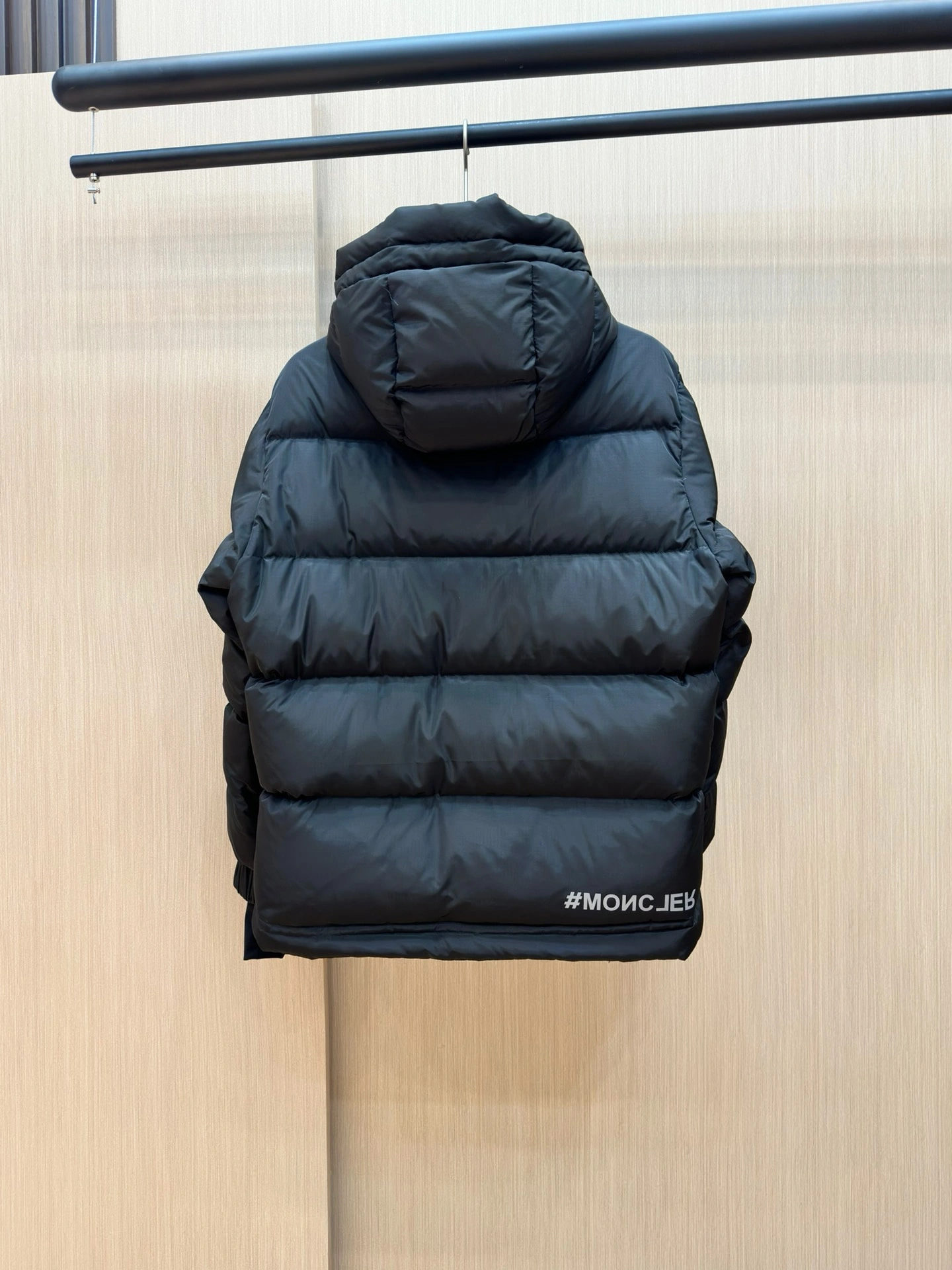 Flexible Moncler Down Jackets 146074