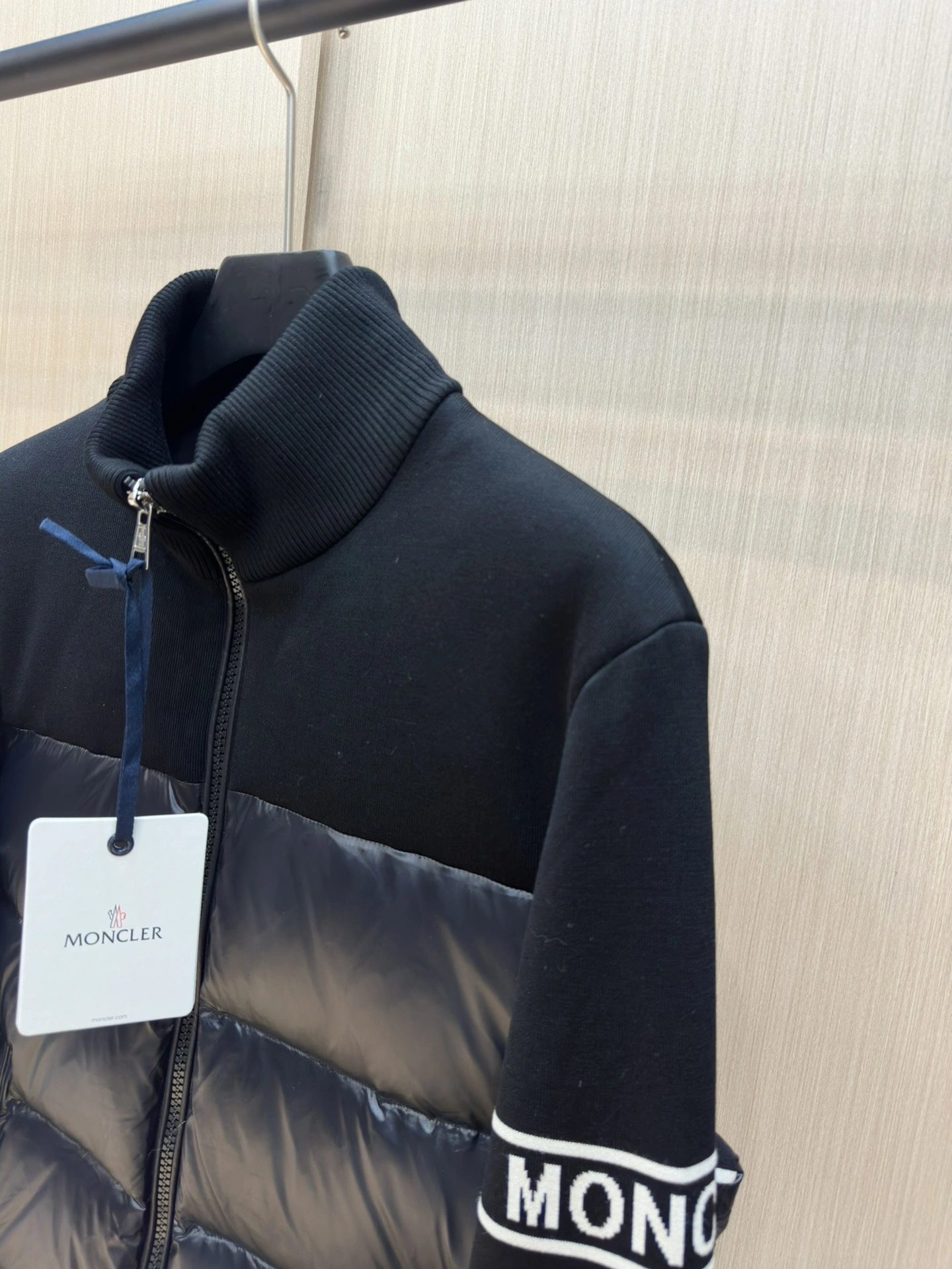 Practical Moncler Down Jackets 146076