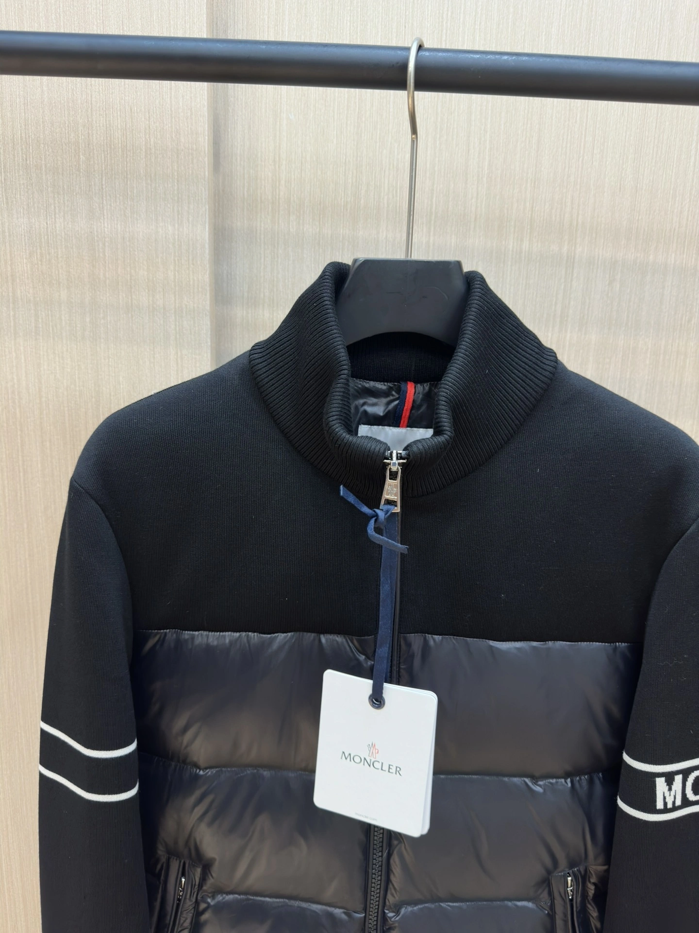 Practical Moncler Down Jackets 146076