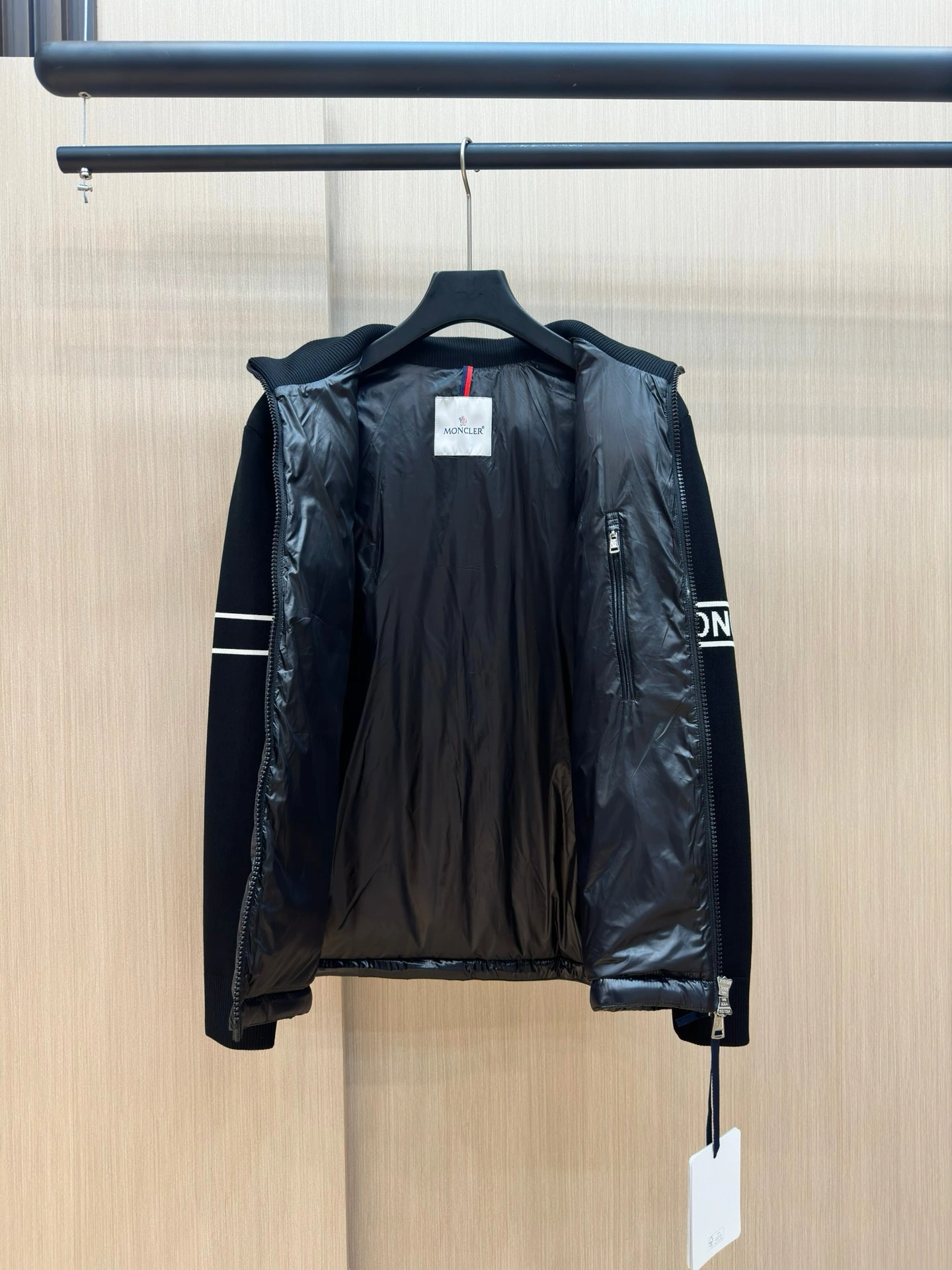 Practical Moncler Down Jackets 146076