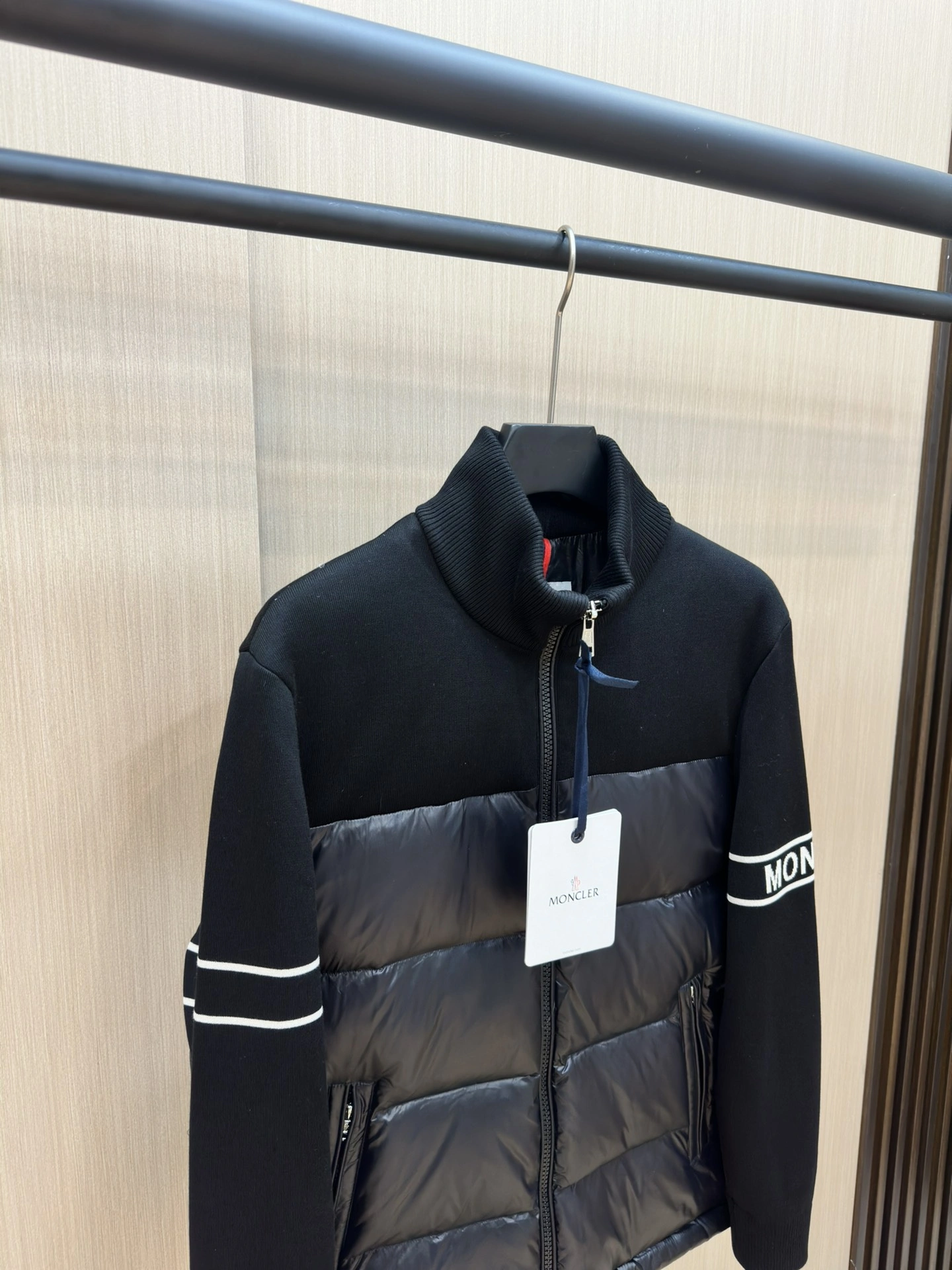 Practical Moncler Down Jackets 146076