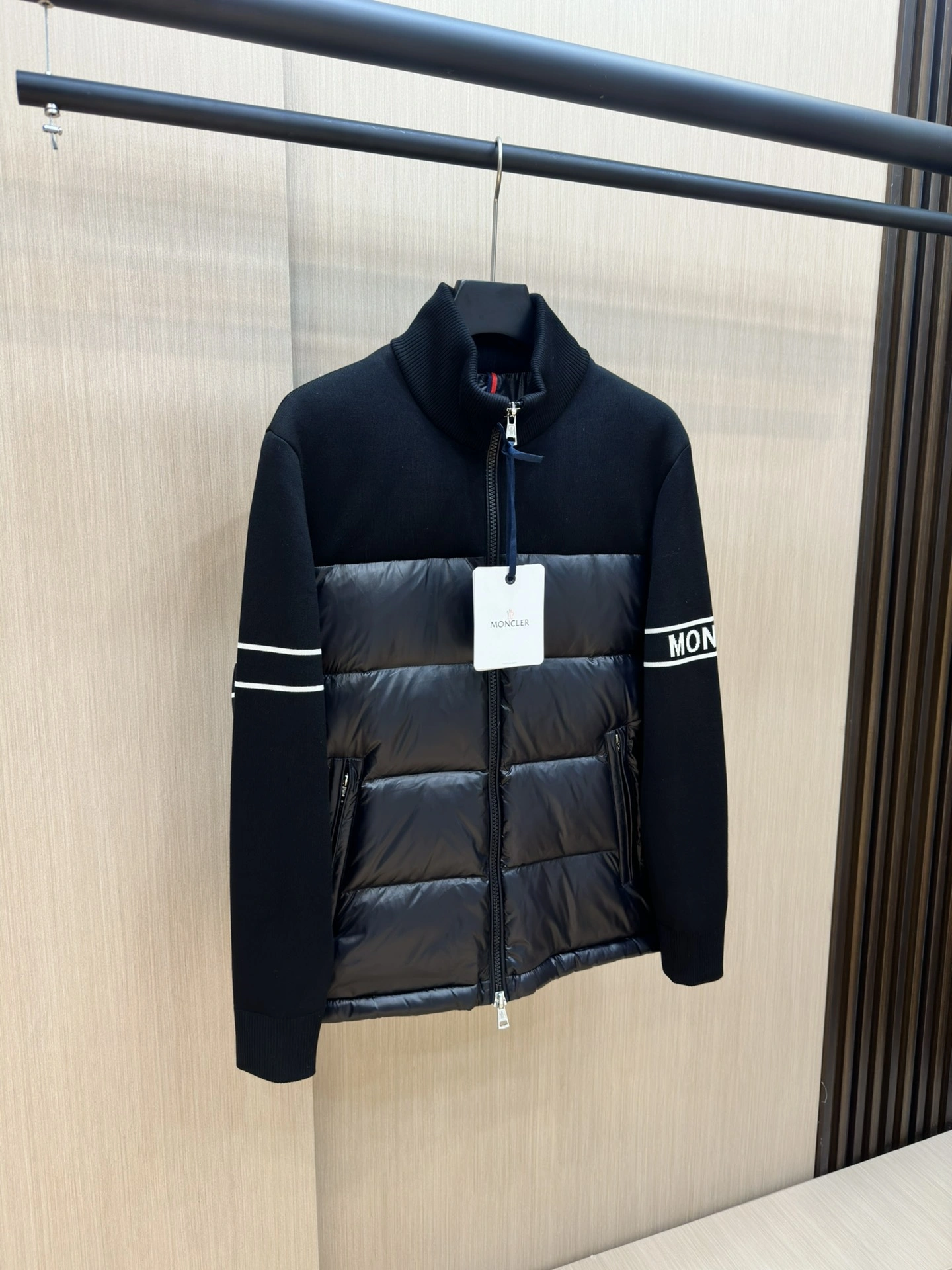 Practical Moncler Down Jackets 146076