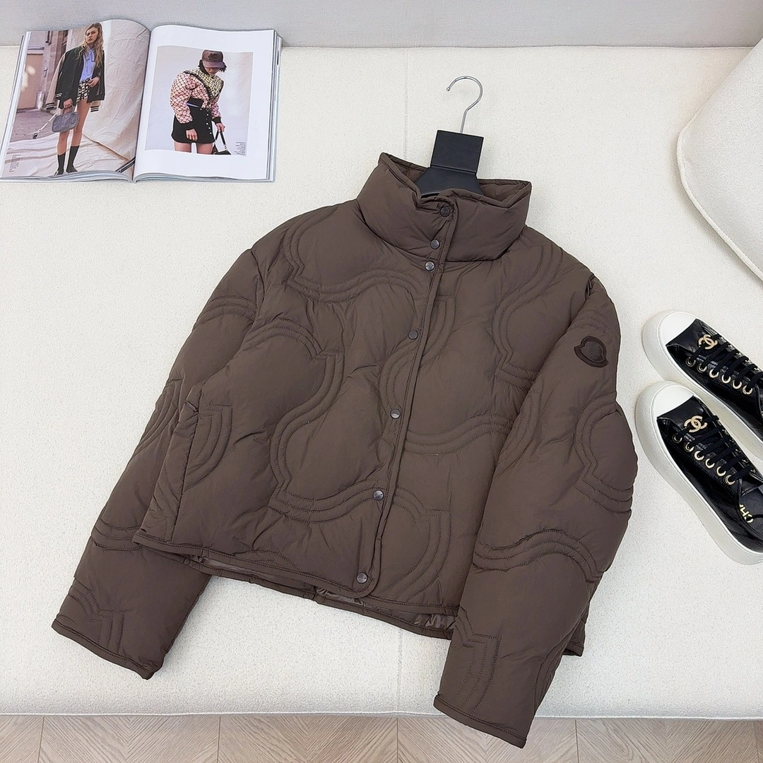 Moncler Down Jackets Chic 146070