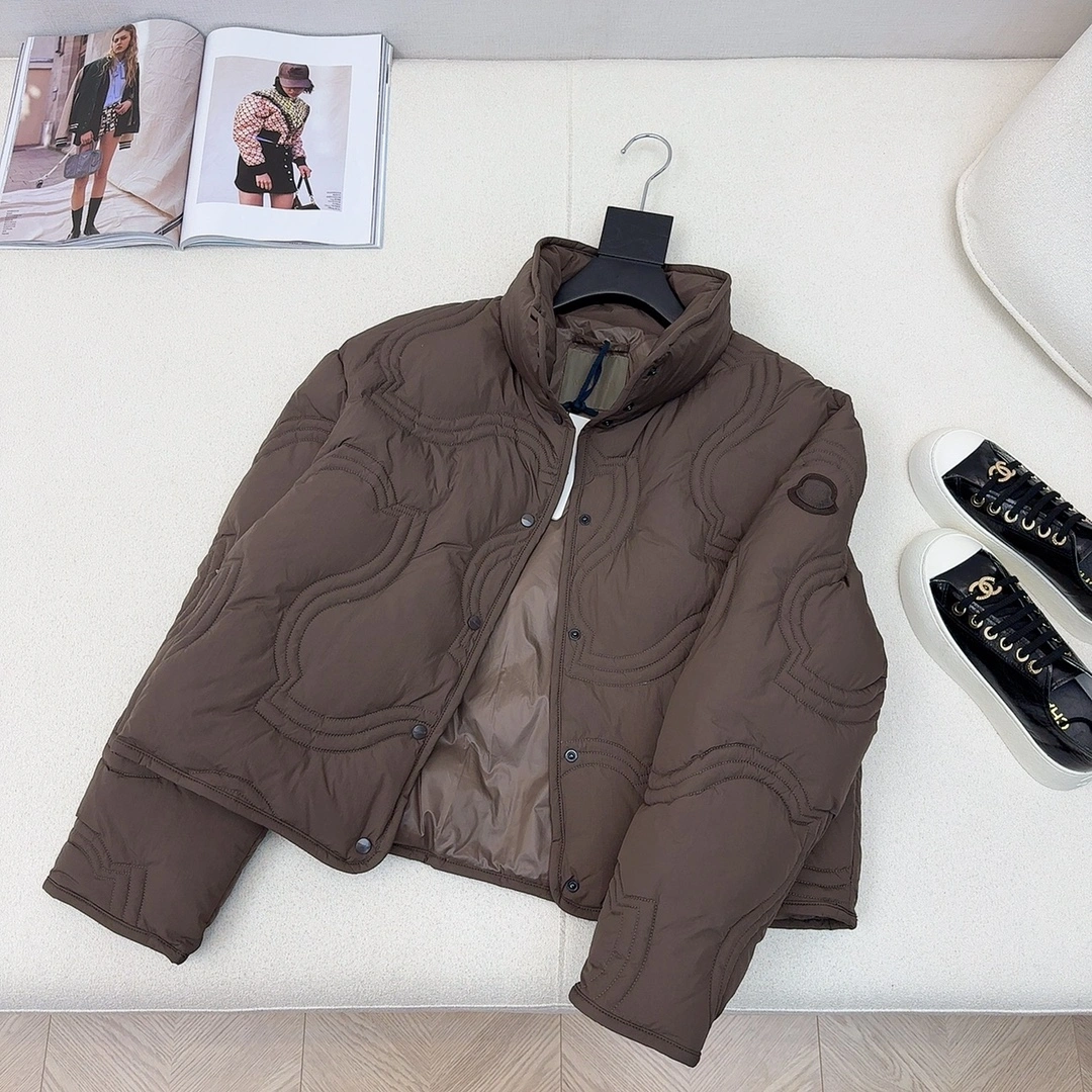 Moncler Down Jackets Chic 146070
