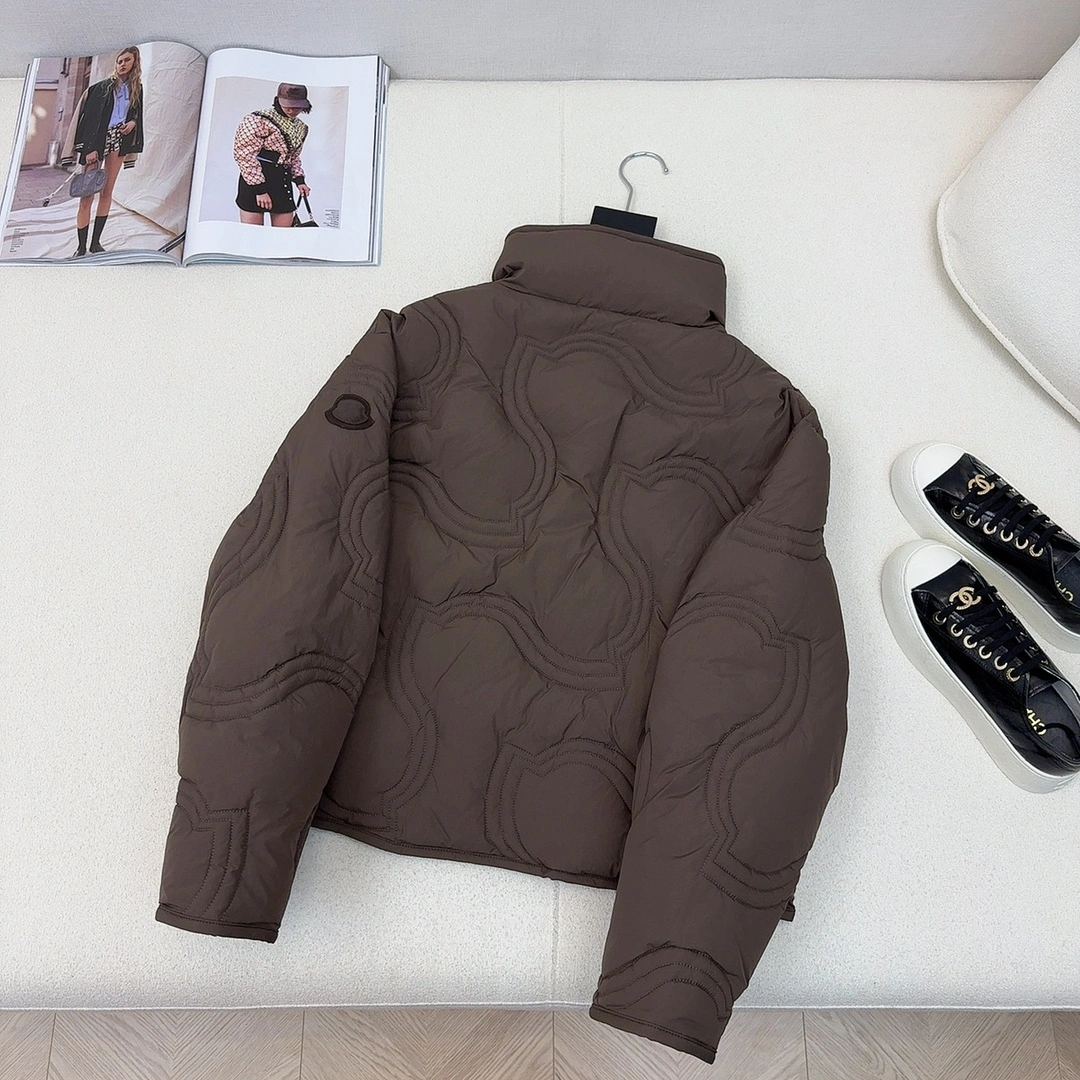 Moncler Down Jackets Chic 146070