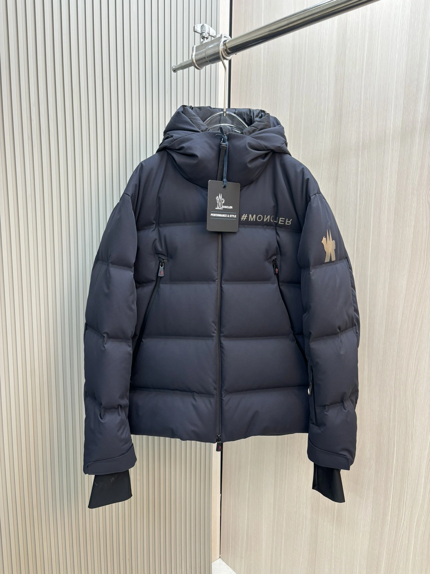 Moncler Down Jackets Practical 146066