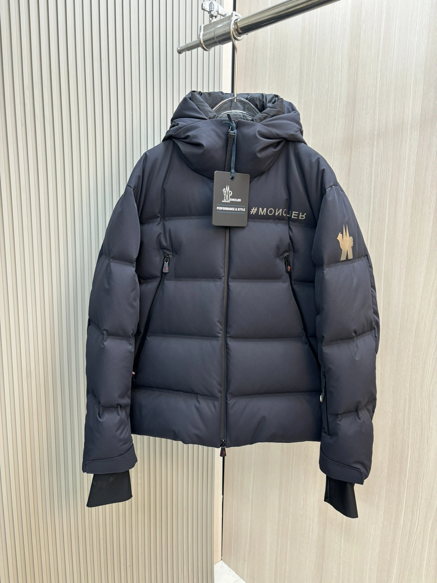 Moncler Down Jackets Practical 146066