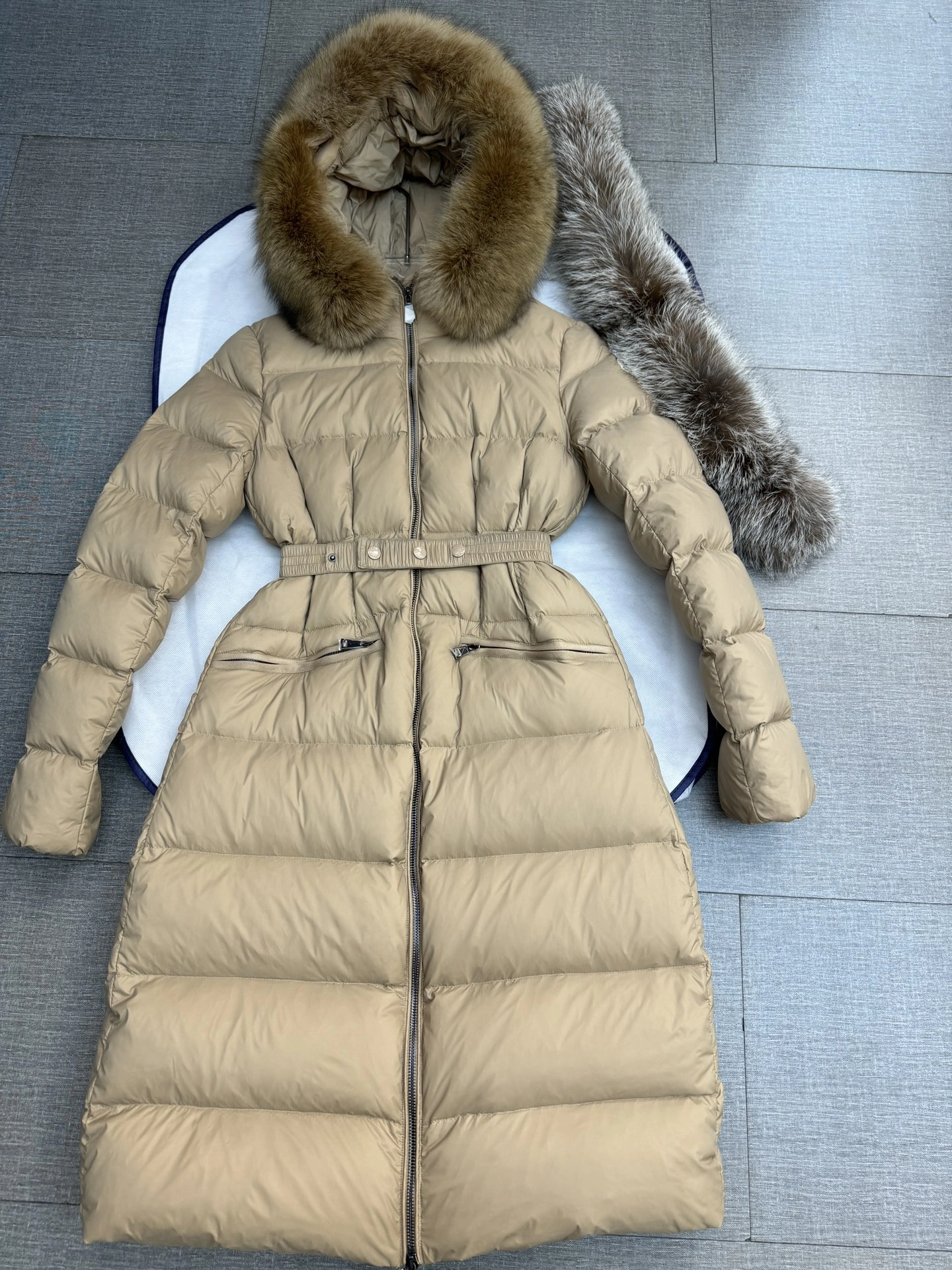 ModernLook Moncler Down Jackets 146064