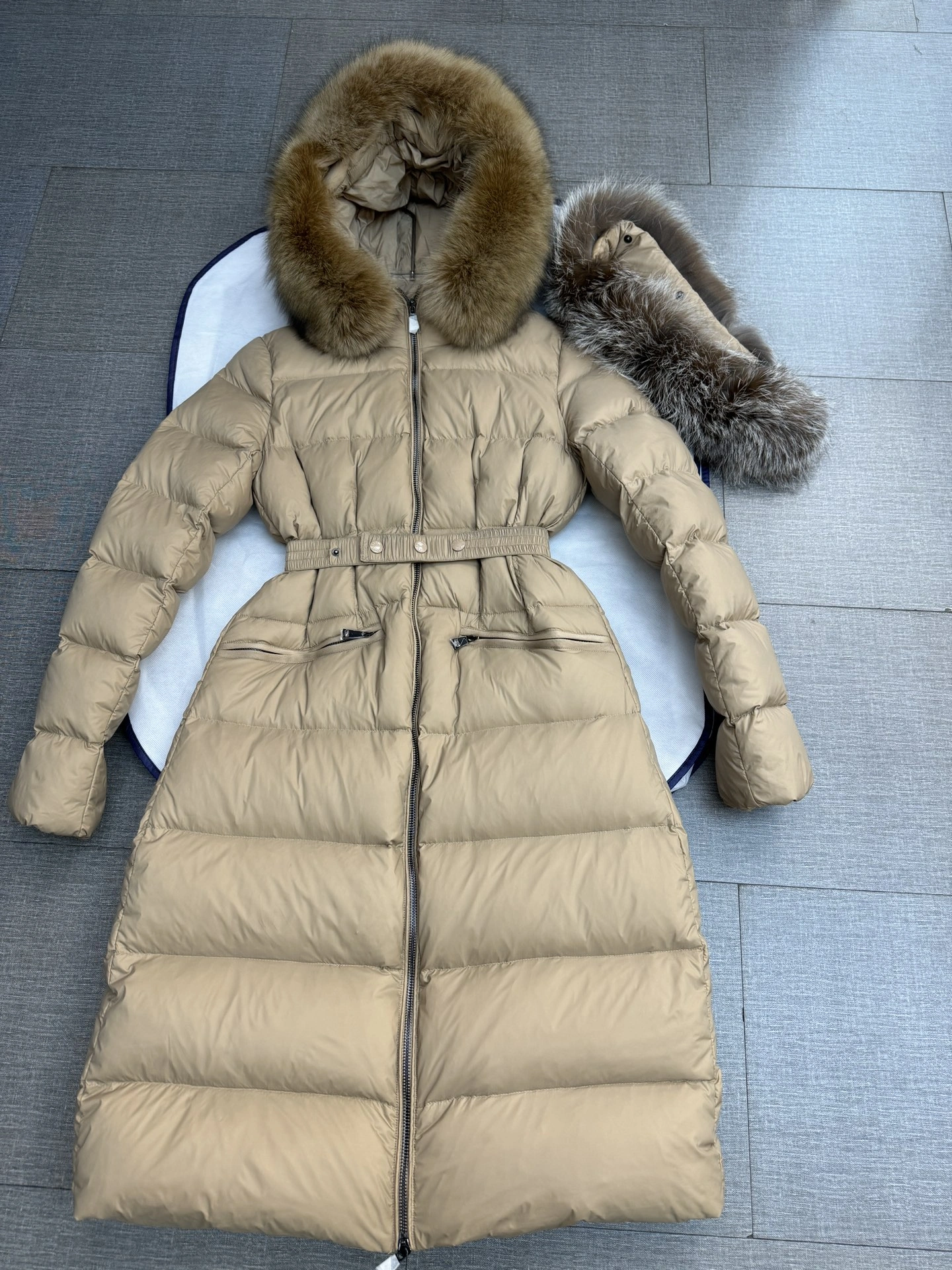 ModernLook Moncler Down Jackets 146064