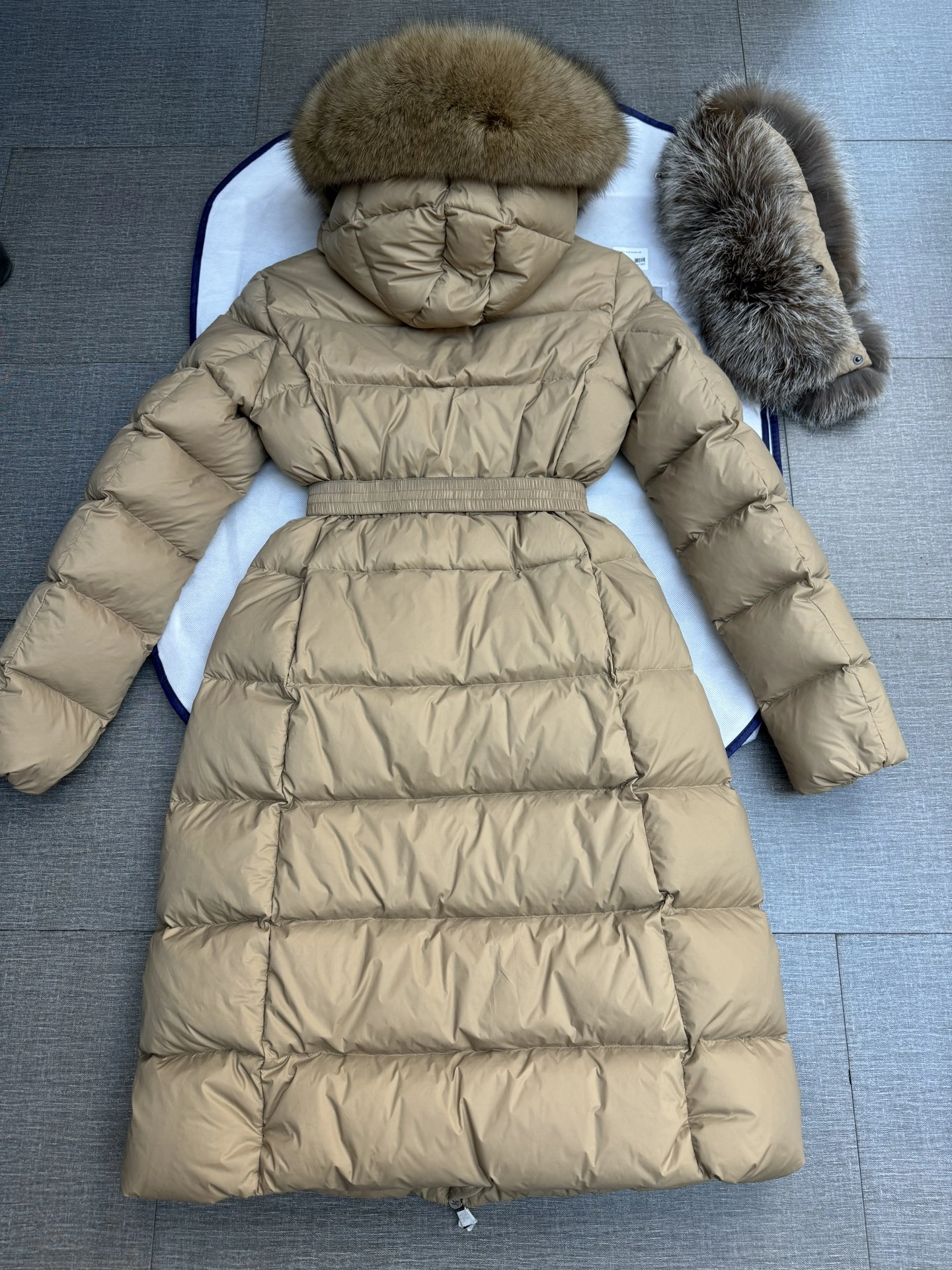 ModernLook Moncler Down Jackets 146064