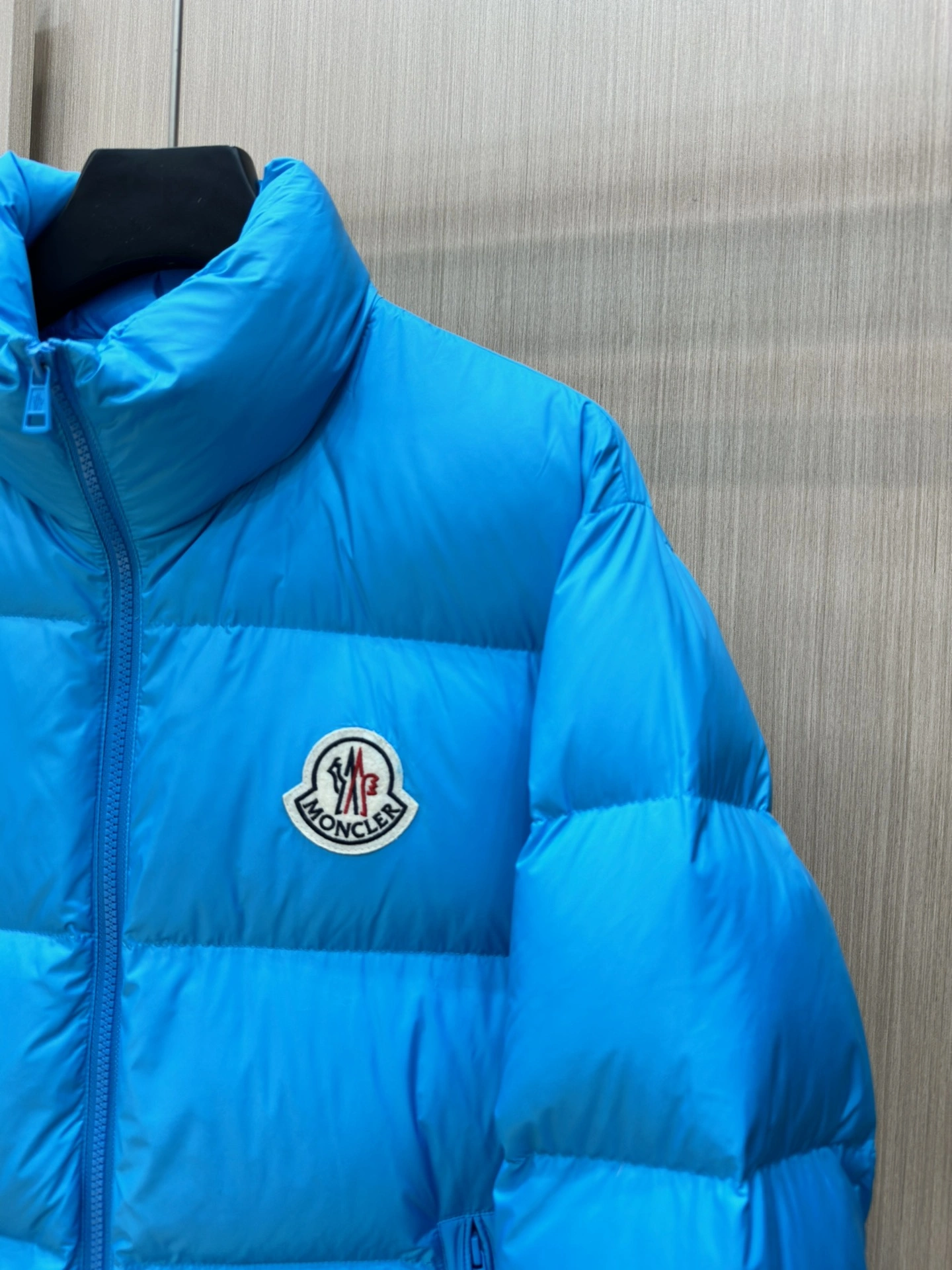 Moncler Down Jackets Resilient 146061