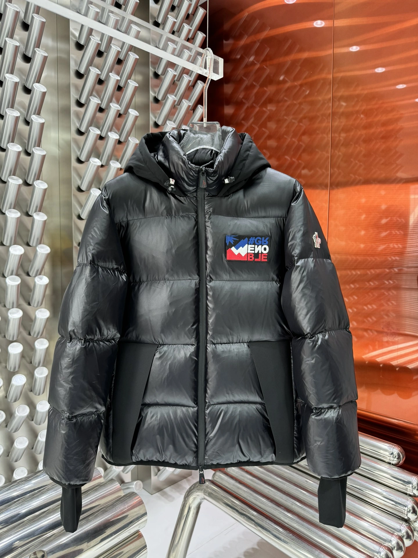 Affordable Moncler Down Jackets 146059