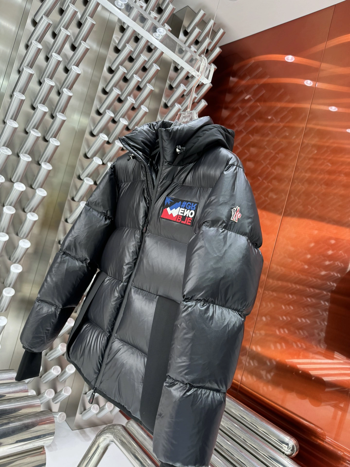 Affordable Moncler Down Jackets 146059
