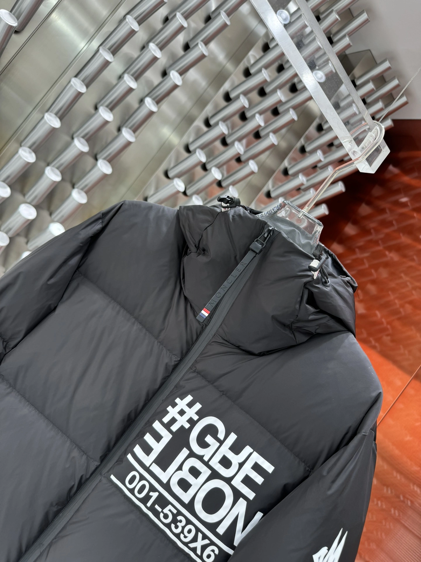 Moncler Down Jackets EasyMatch 146056