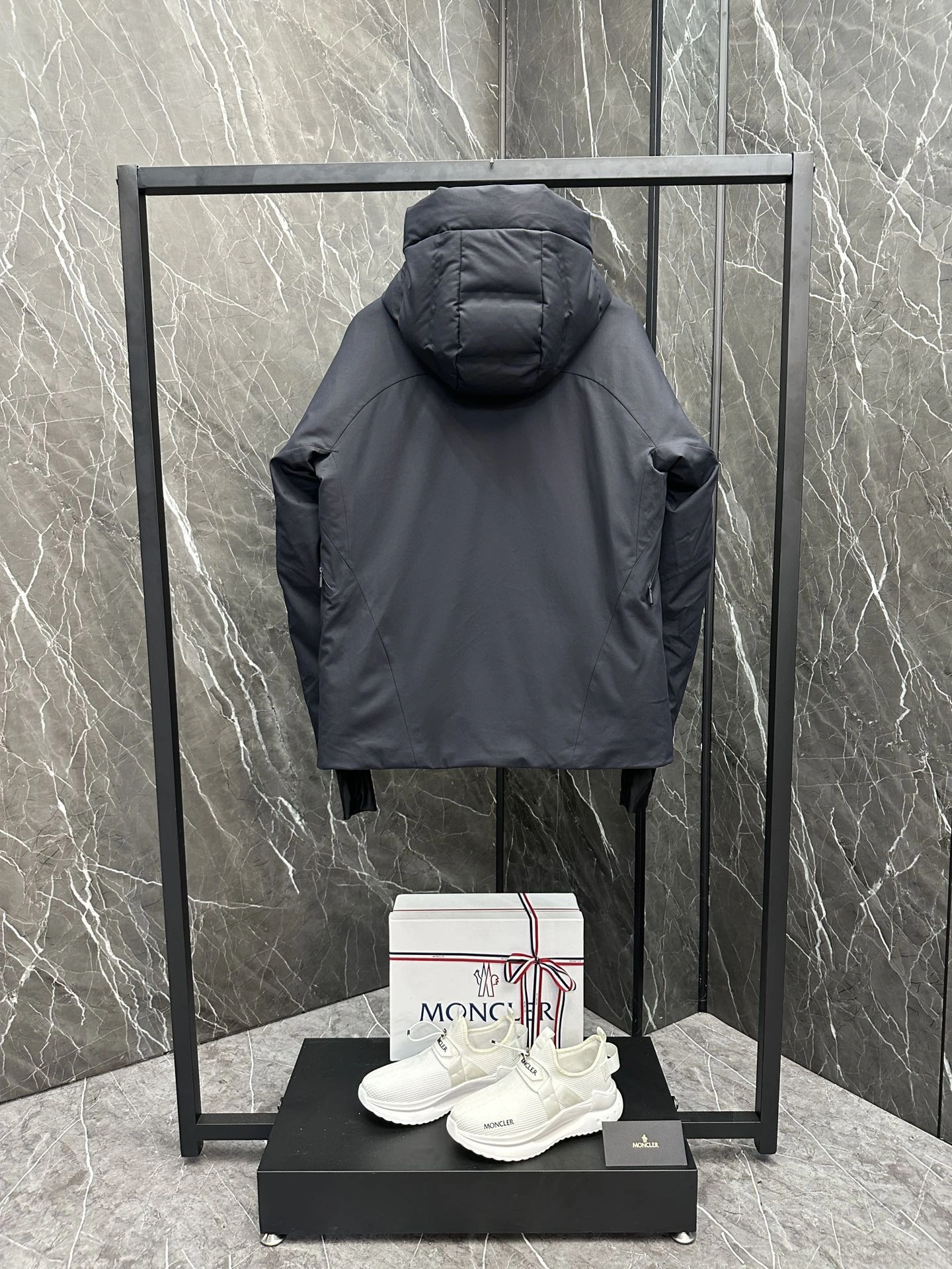 Moncler Down Jackets Neat 146054