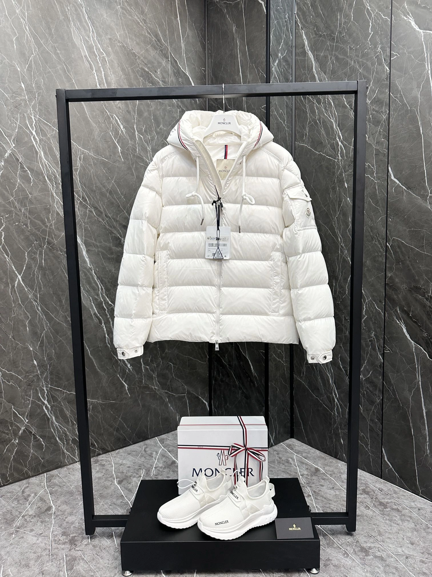 Moncler Down Jackets SoftTouch 146055