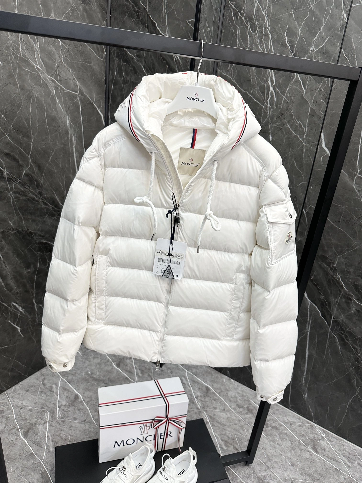 Moncler Down Jackets SoftTouch 146055