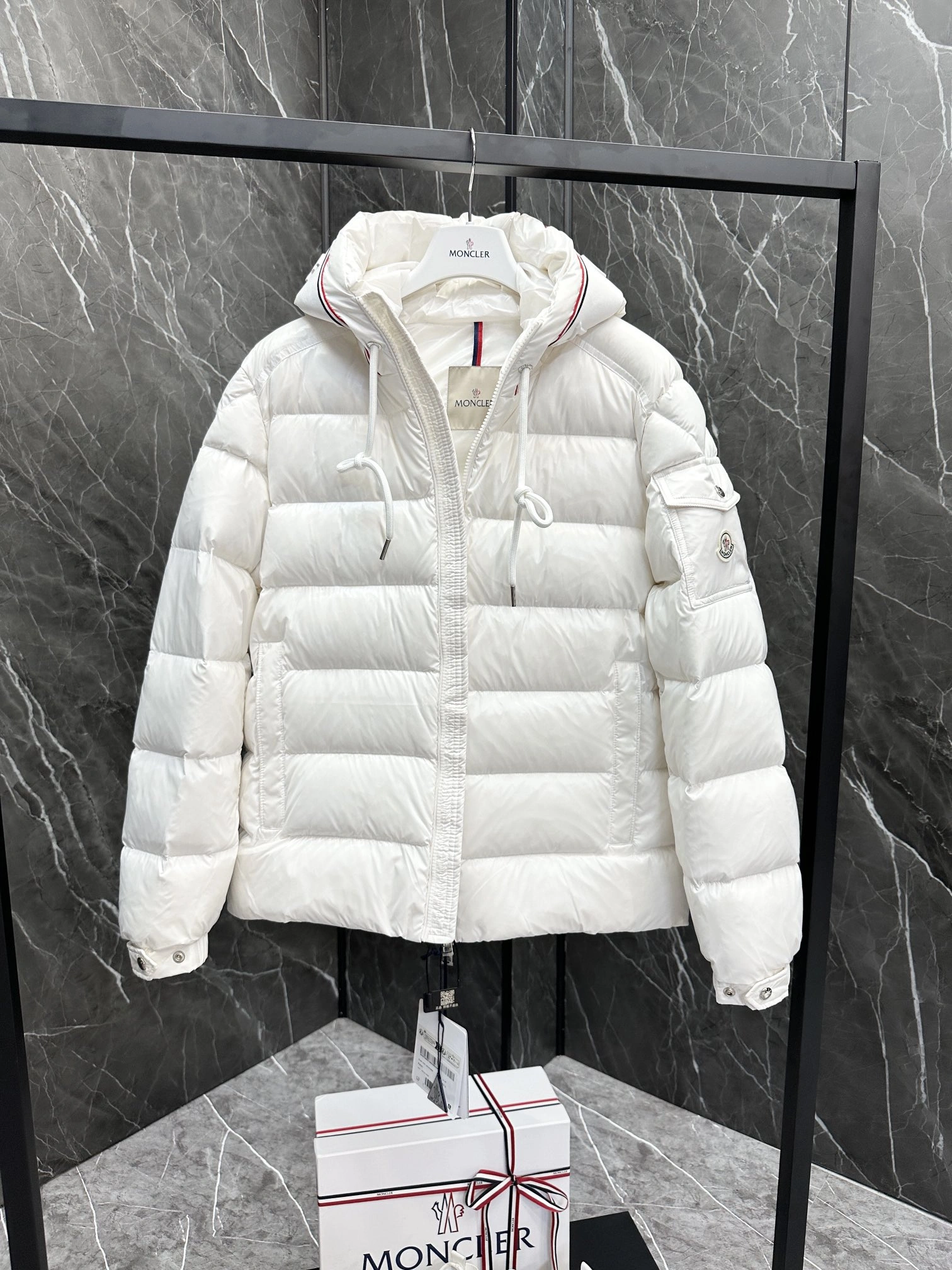 Moncler Down Jackets SoftTouch 146055