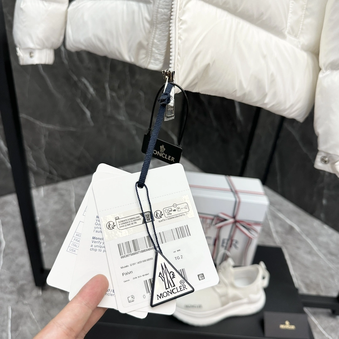 Moncler Down Jackets SoftTouch 146055