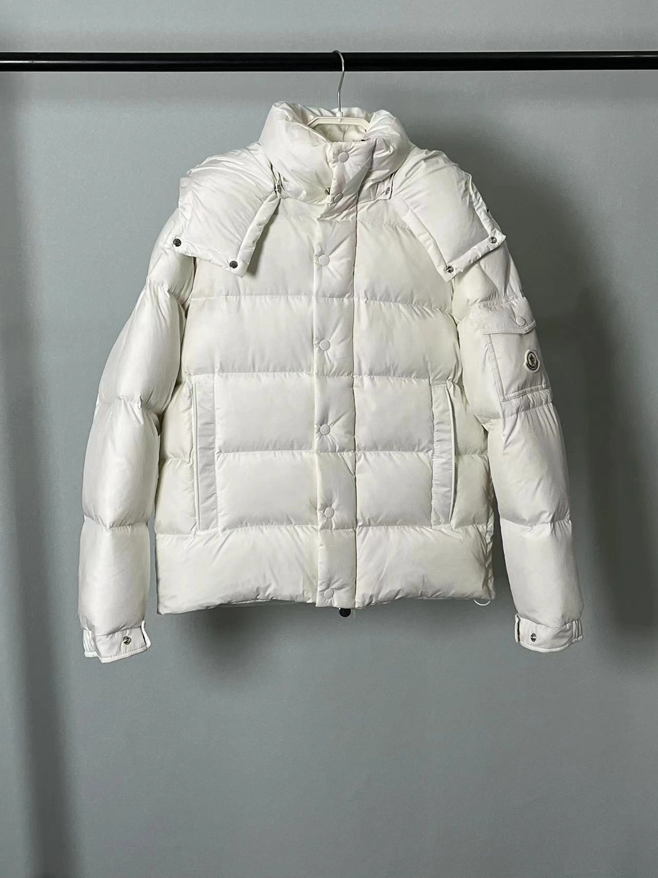Moncler Down Jackets Durable 146045