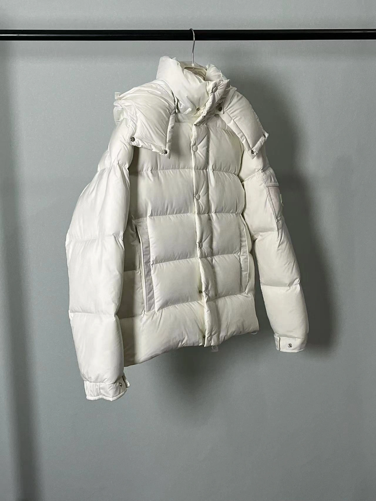 Moncler Down Jackets Durable 146045