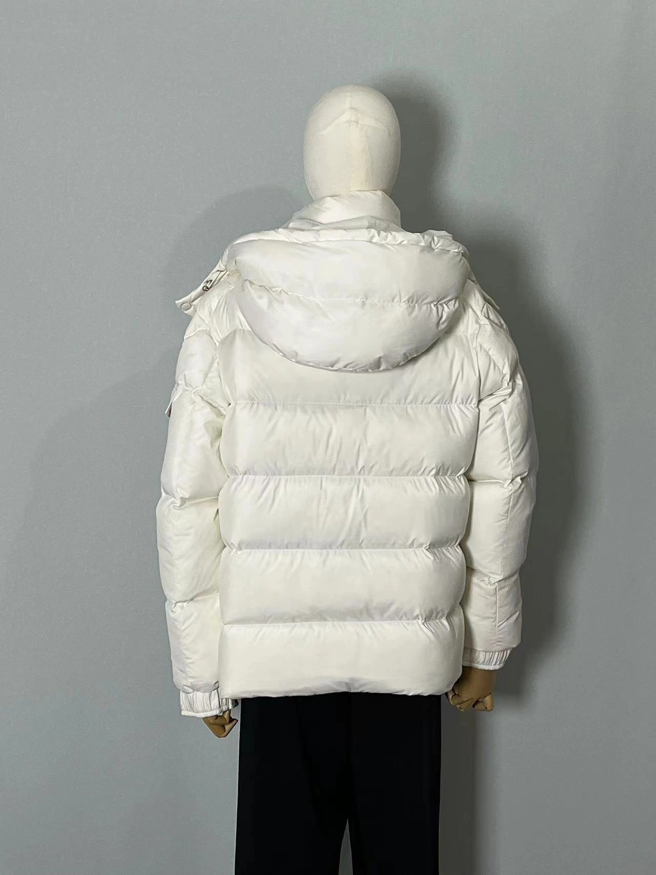 Moncler Down Jackets Durable 146045