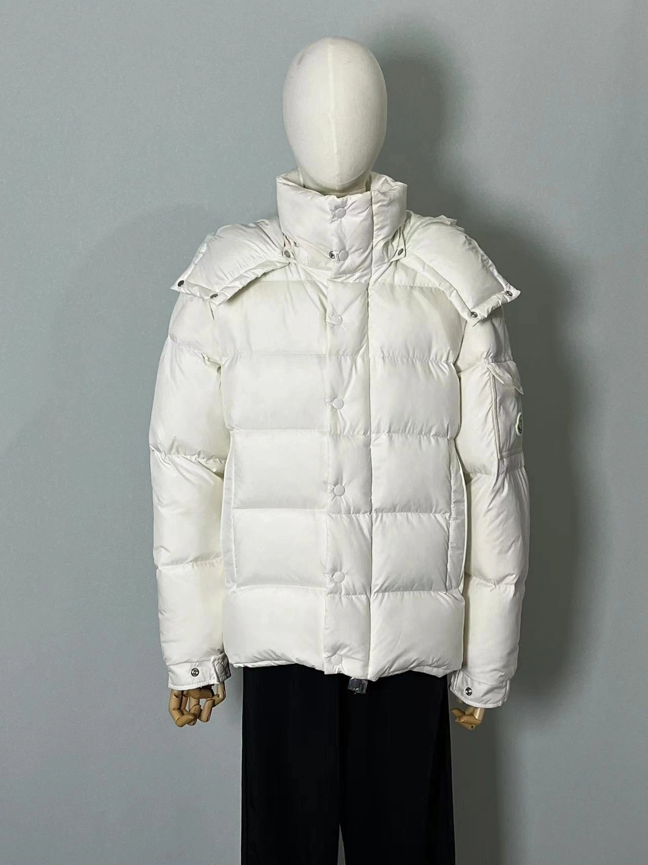 Moncler Down Jackets Durable 146045