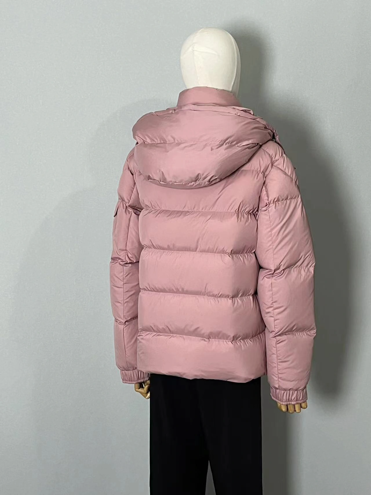 RelaxedFit Moncler Down Jackets 146044