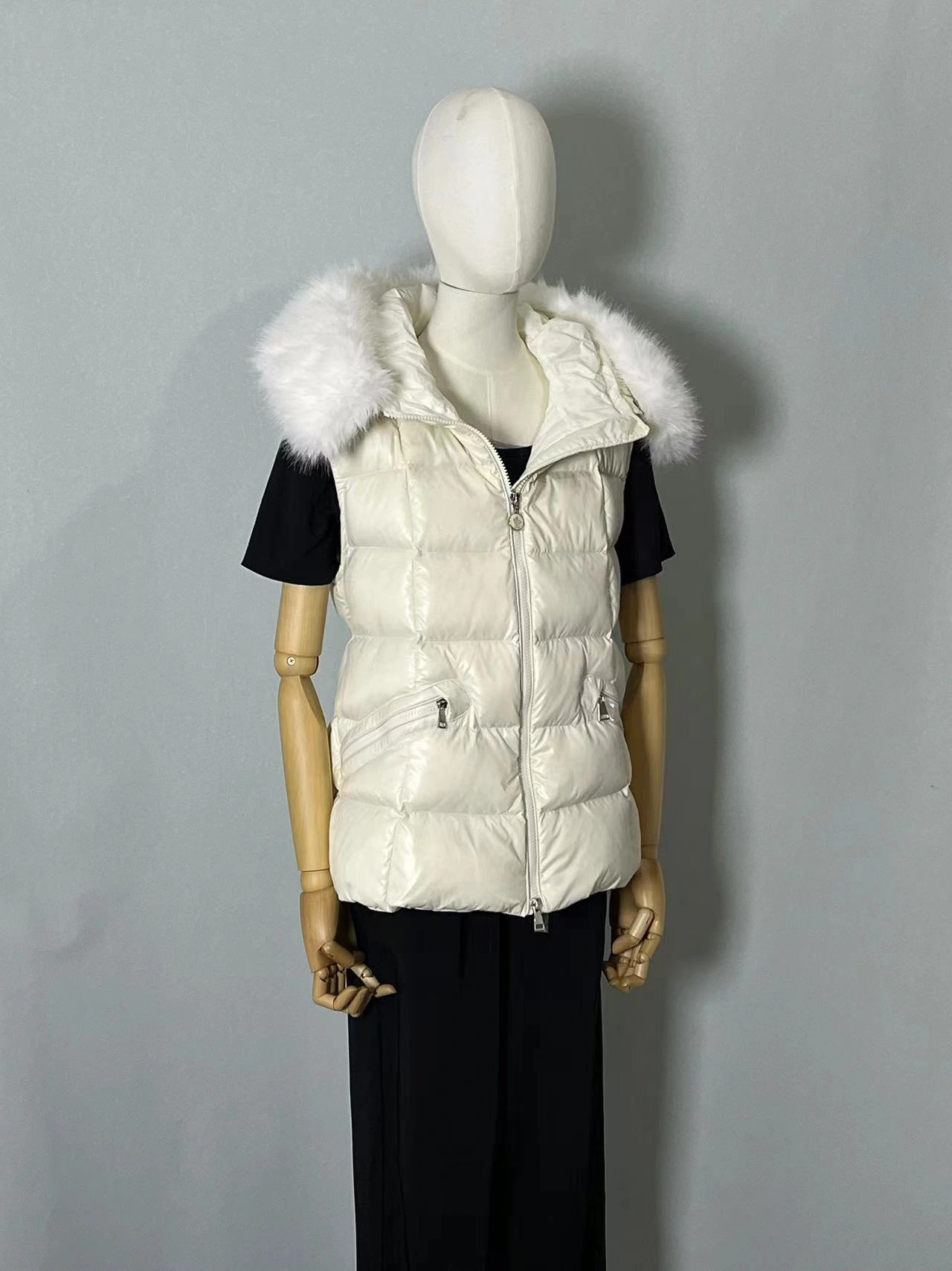 Breathable Moncler Down Jackets 146063