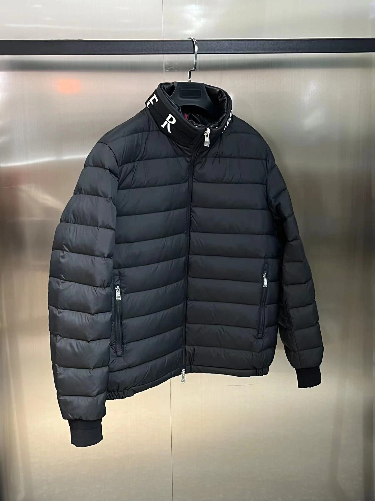 Moncler Down Jackets Functional 146046