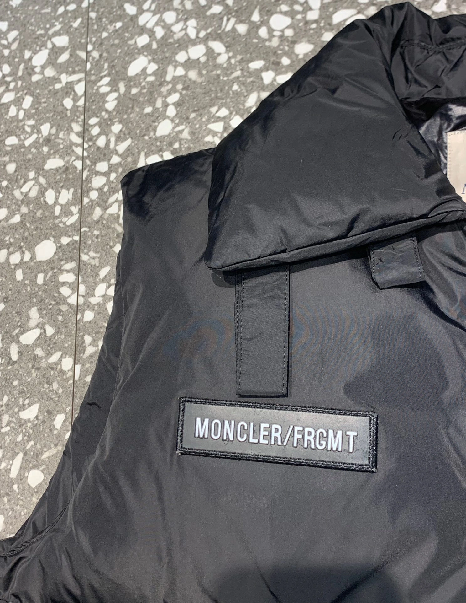 Snug Moncler Down Jackets 146052