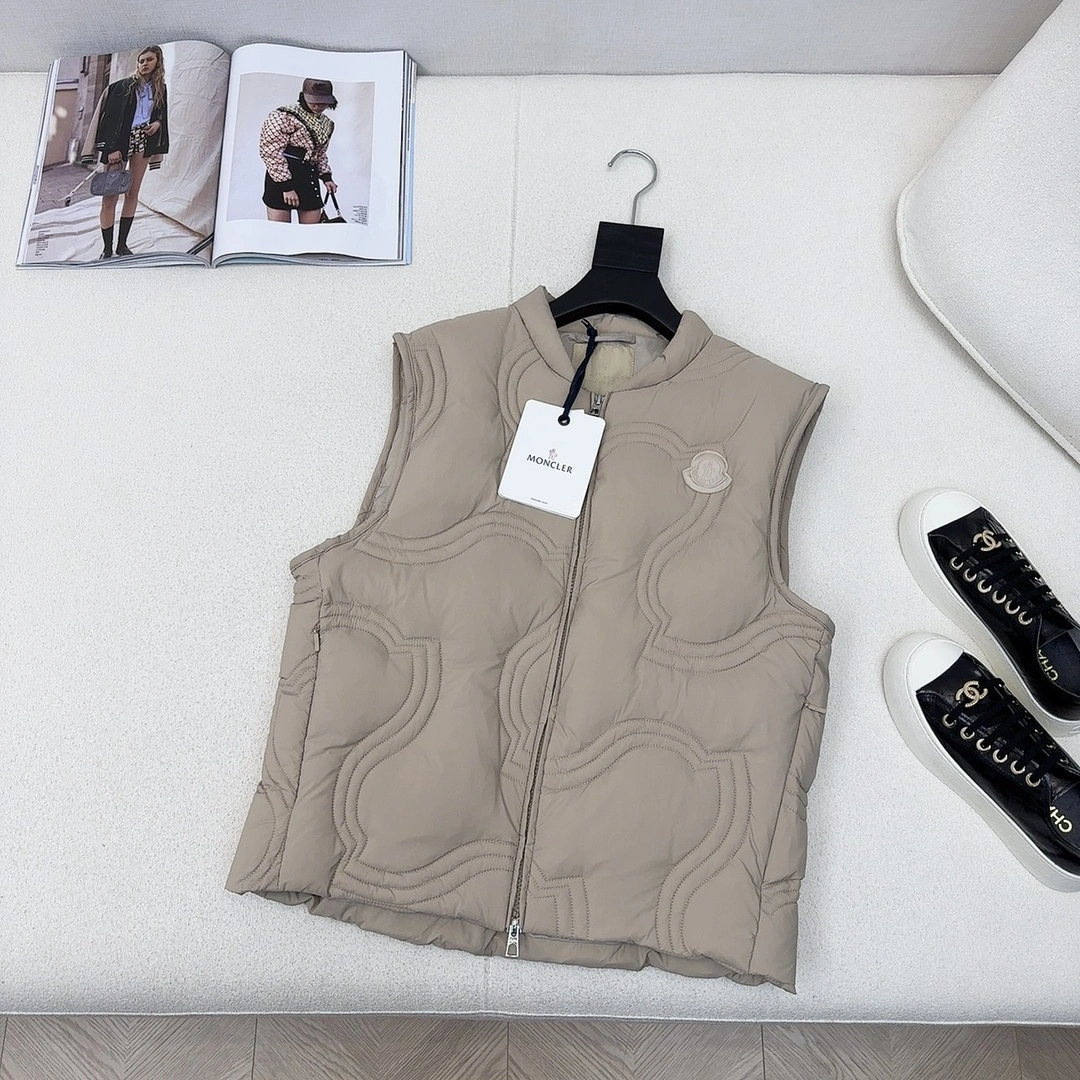 Moncler Down Jackets Colorful 146035
