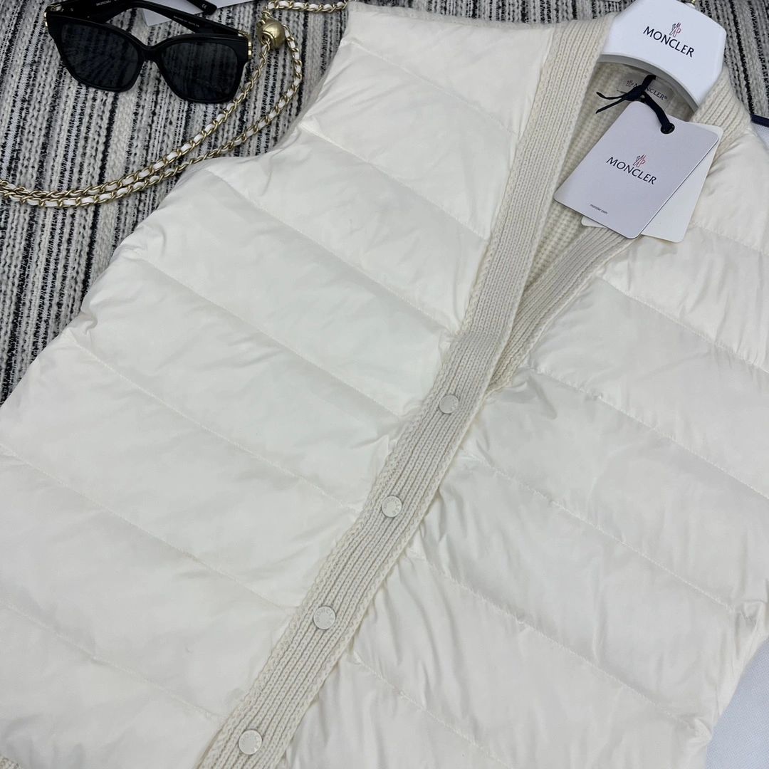 ZipUp Moncler Down Jackets 146039