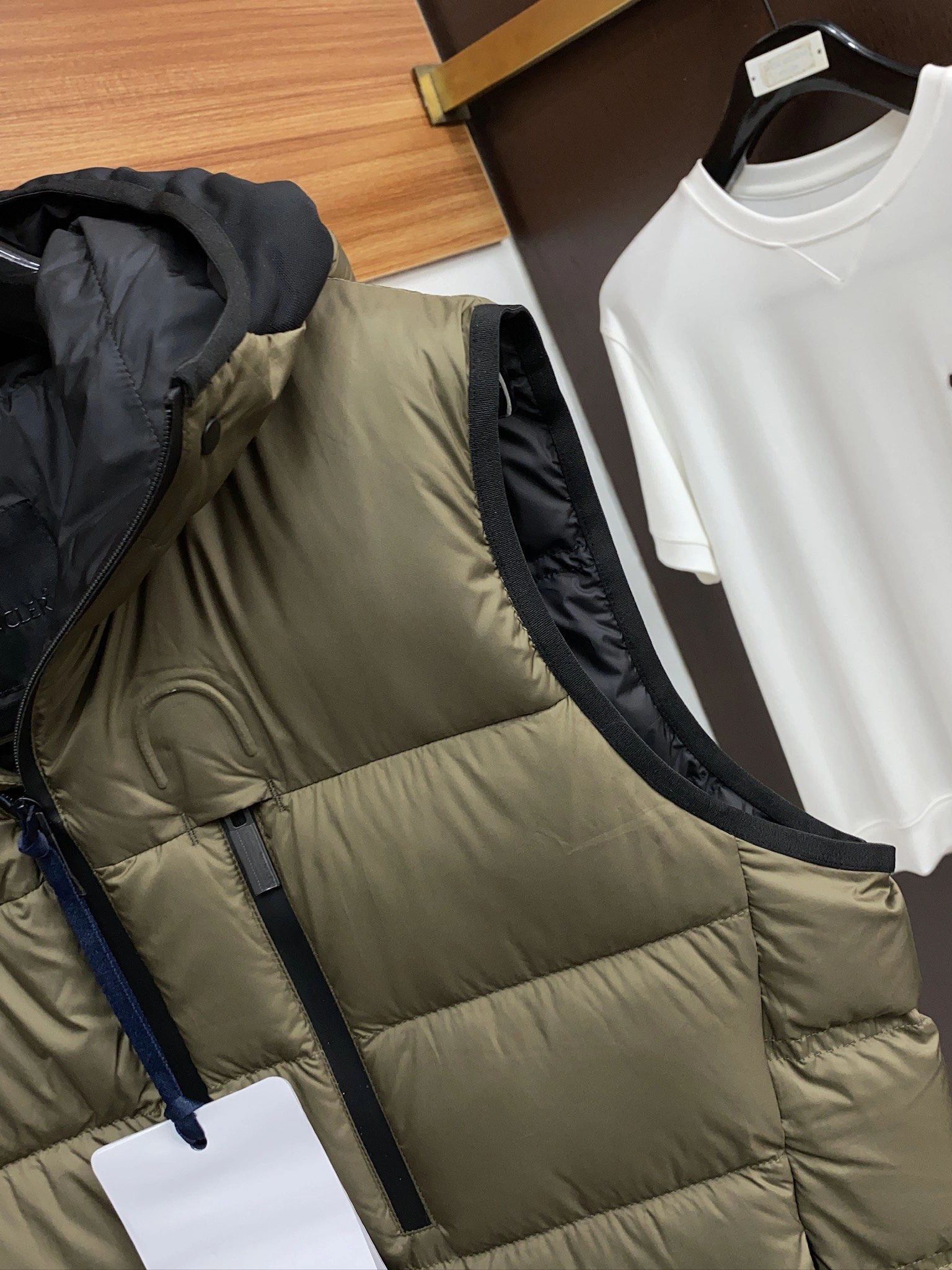 Moncler Down Jackets Refined 146038