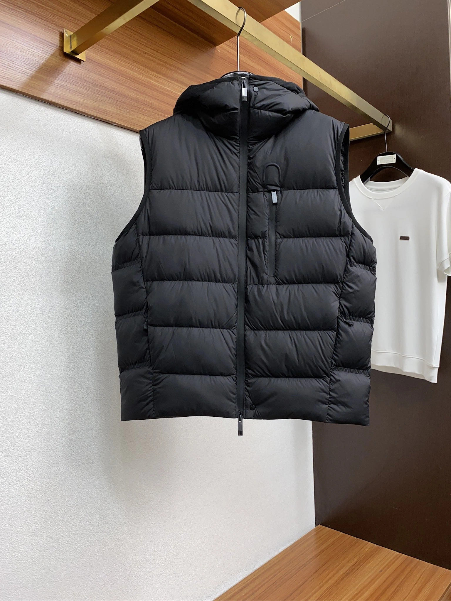 Moncler Down Jackets SunProtective 146029