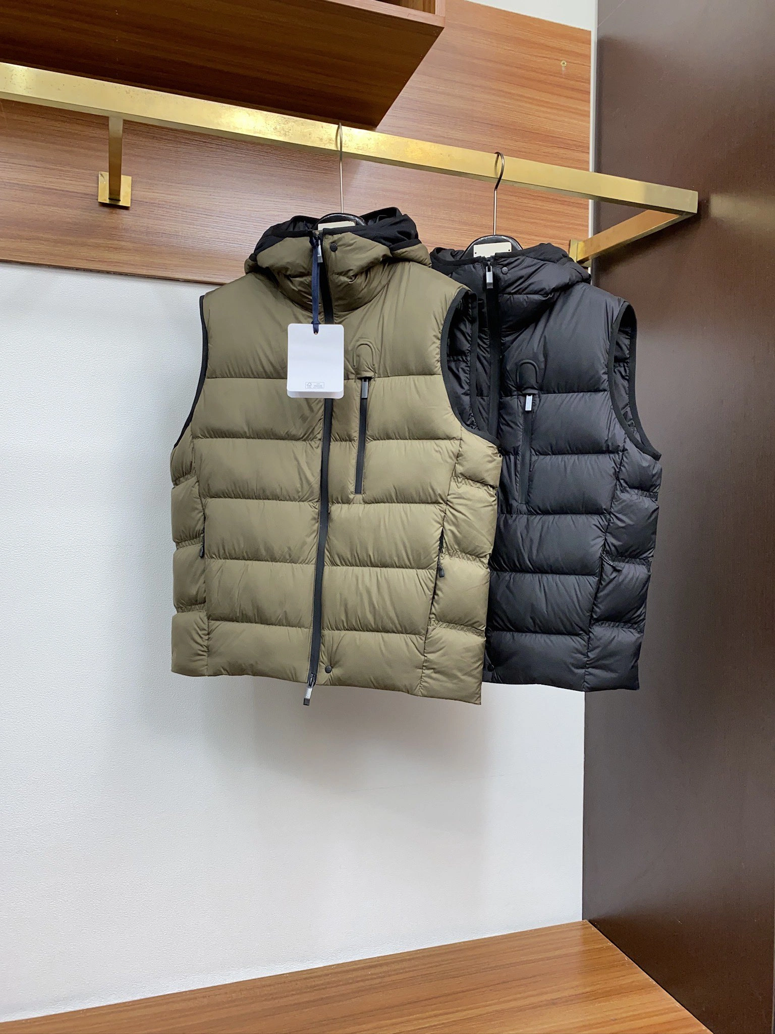 Moncler Down Jackets SunProtective 146029