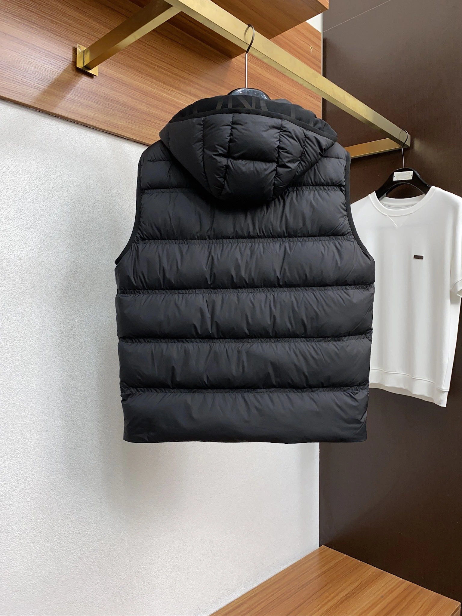 Moncler Down Jackets SunProtective 146029