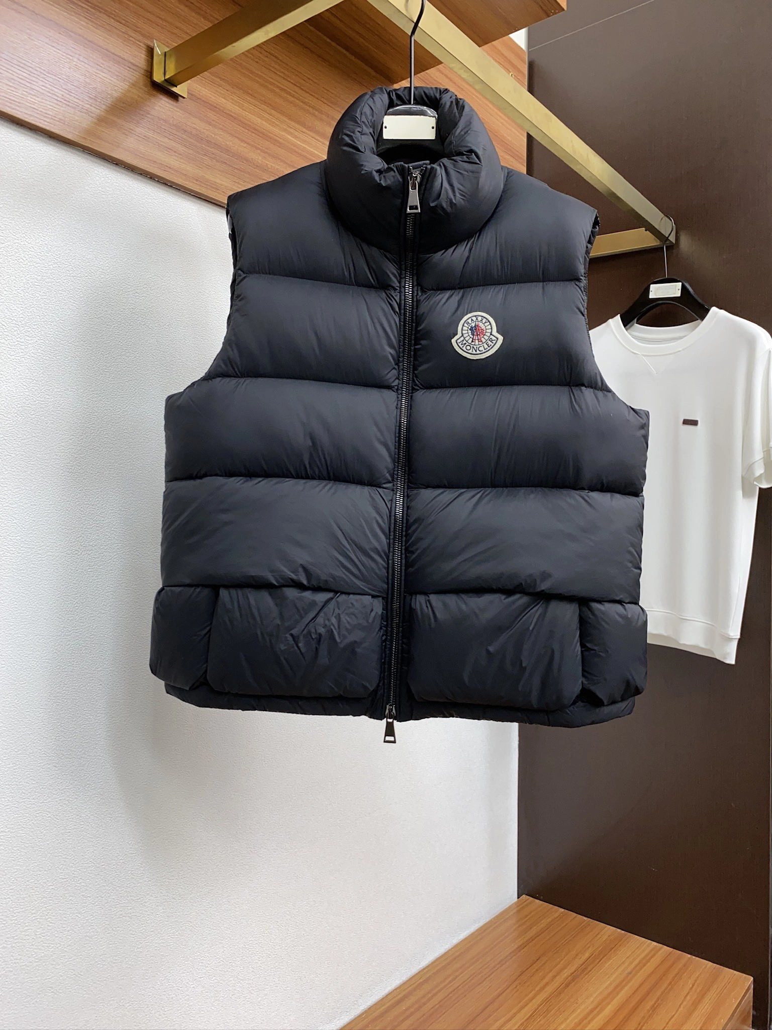 Elegant Moncler Down Jackets 146040