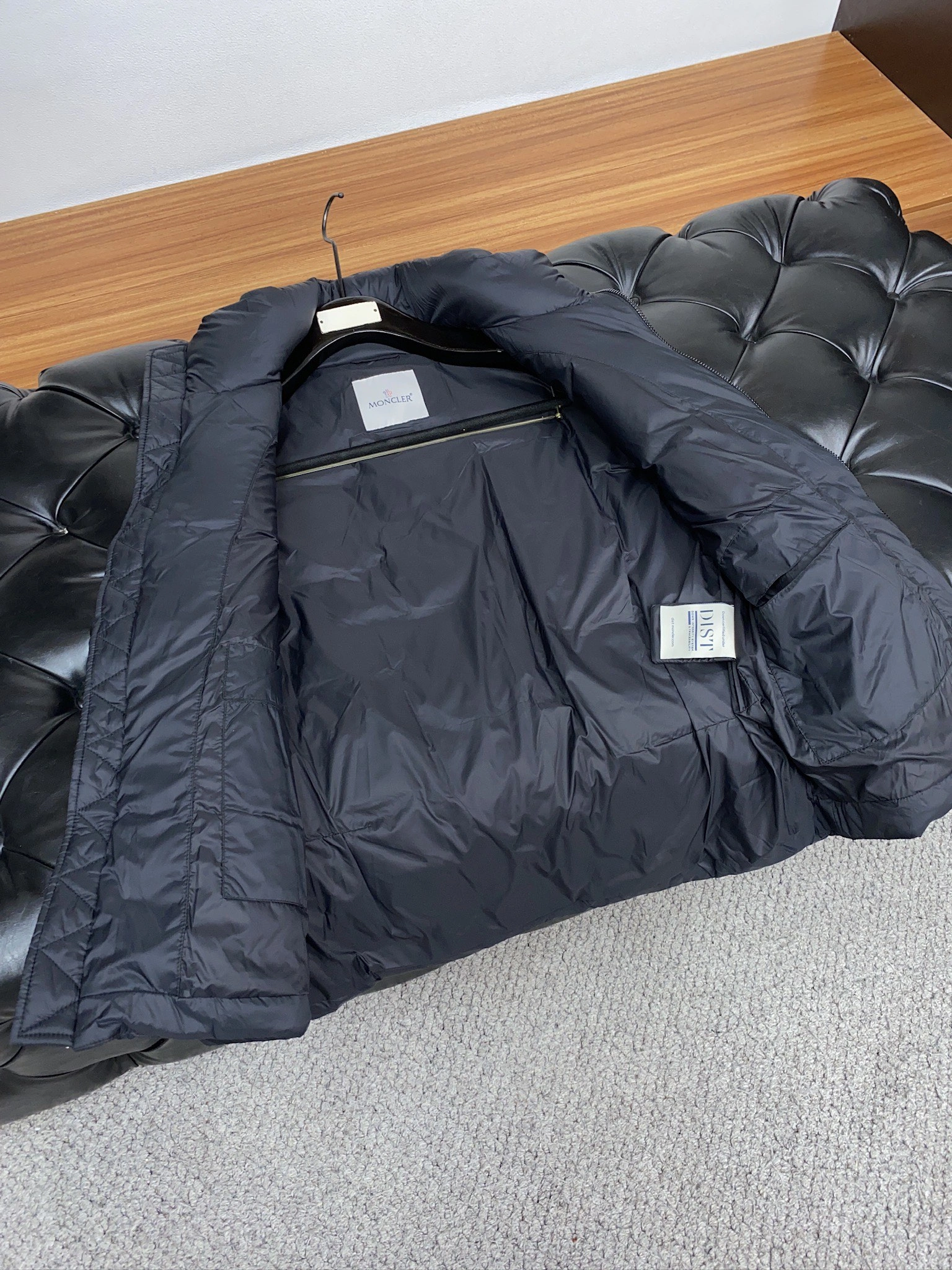 Elegant Moncler Down Jackets 146040