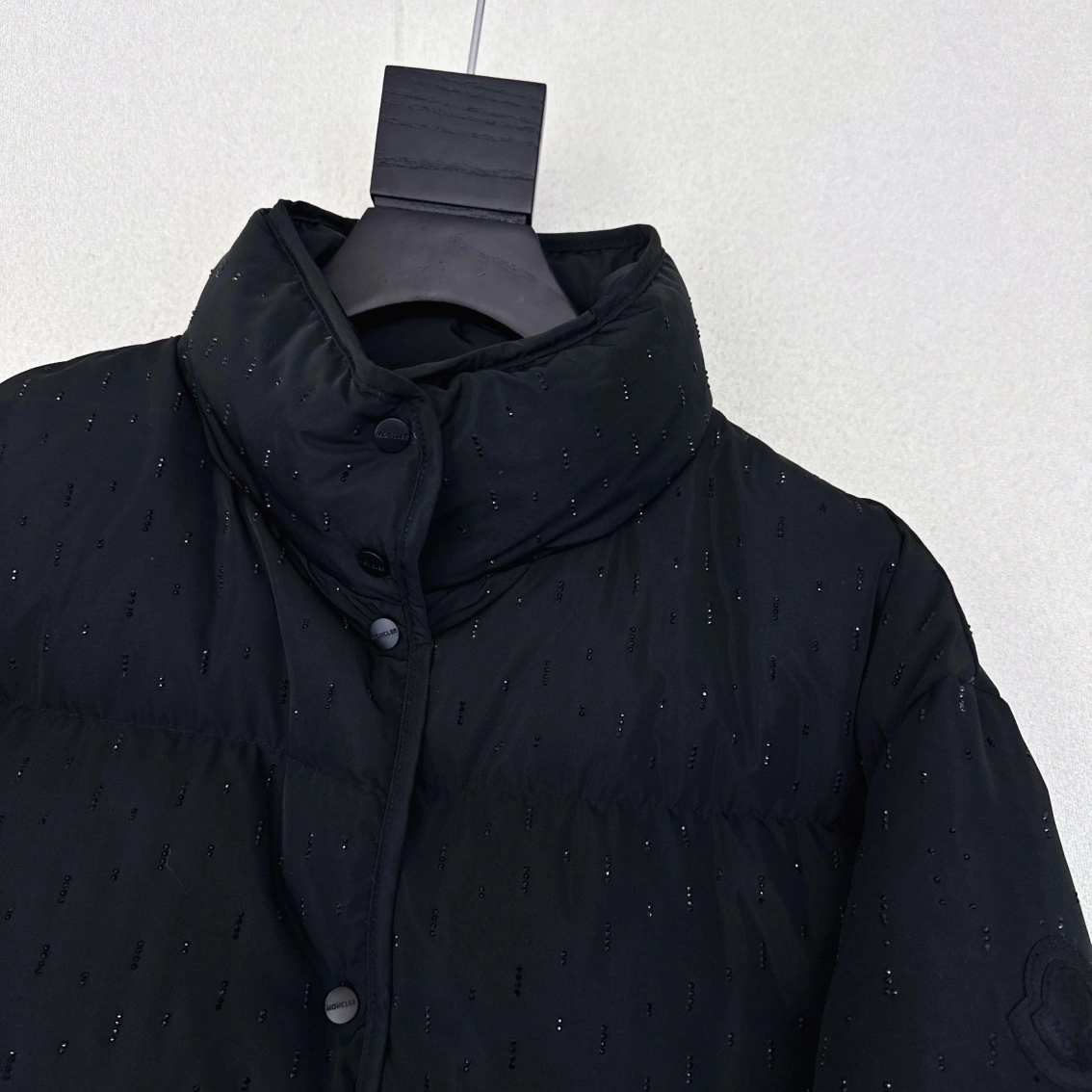Moncler Down Jackets Premium 146031