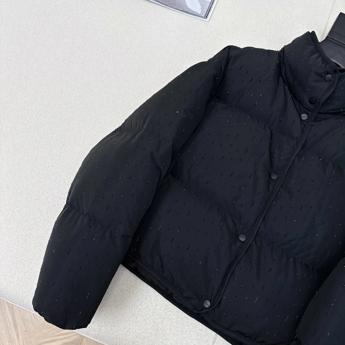 Moncler Down Jackets Premium 146031