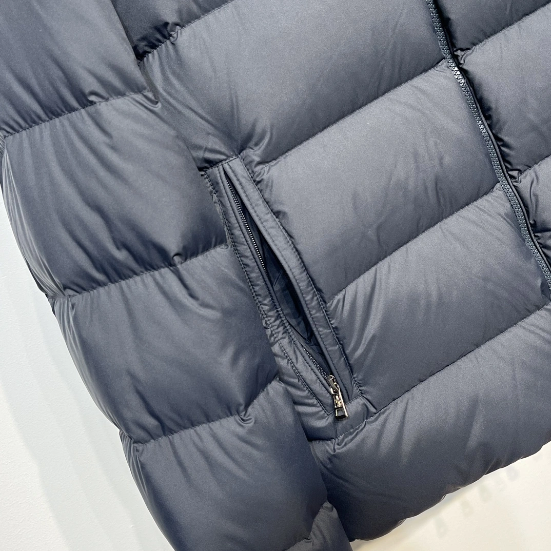 Moncler Down Jackets Practical 146037