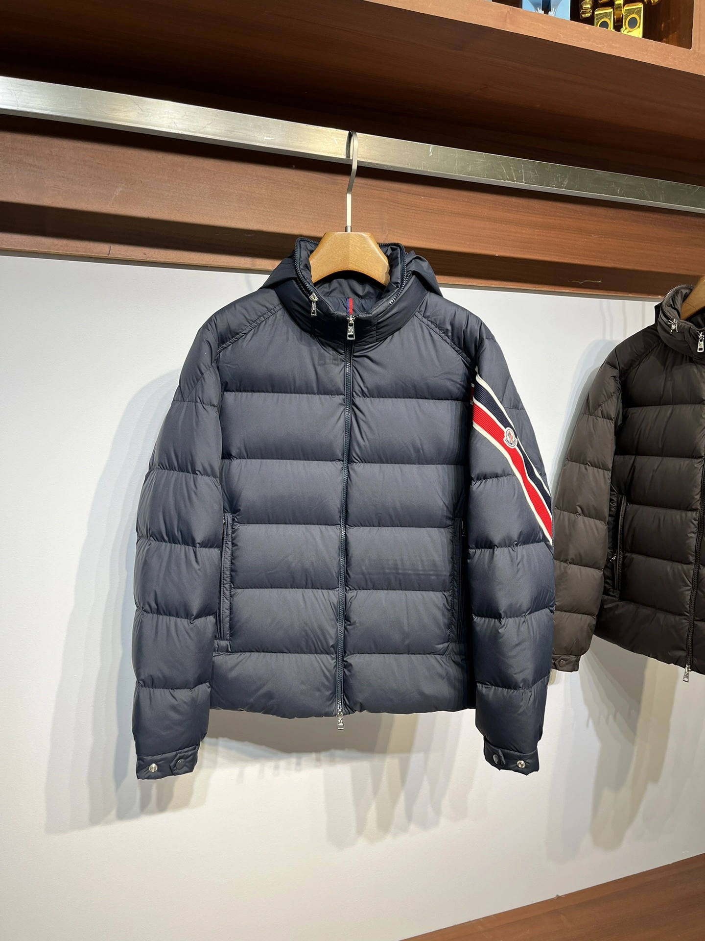 Moncler Down Jackets Practical 146037