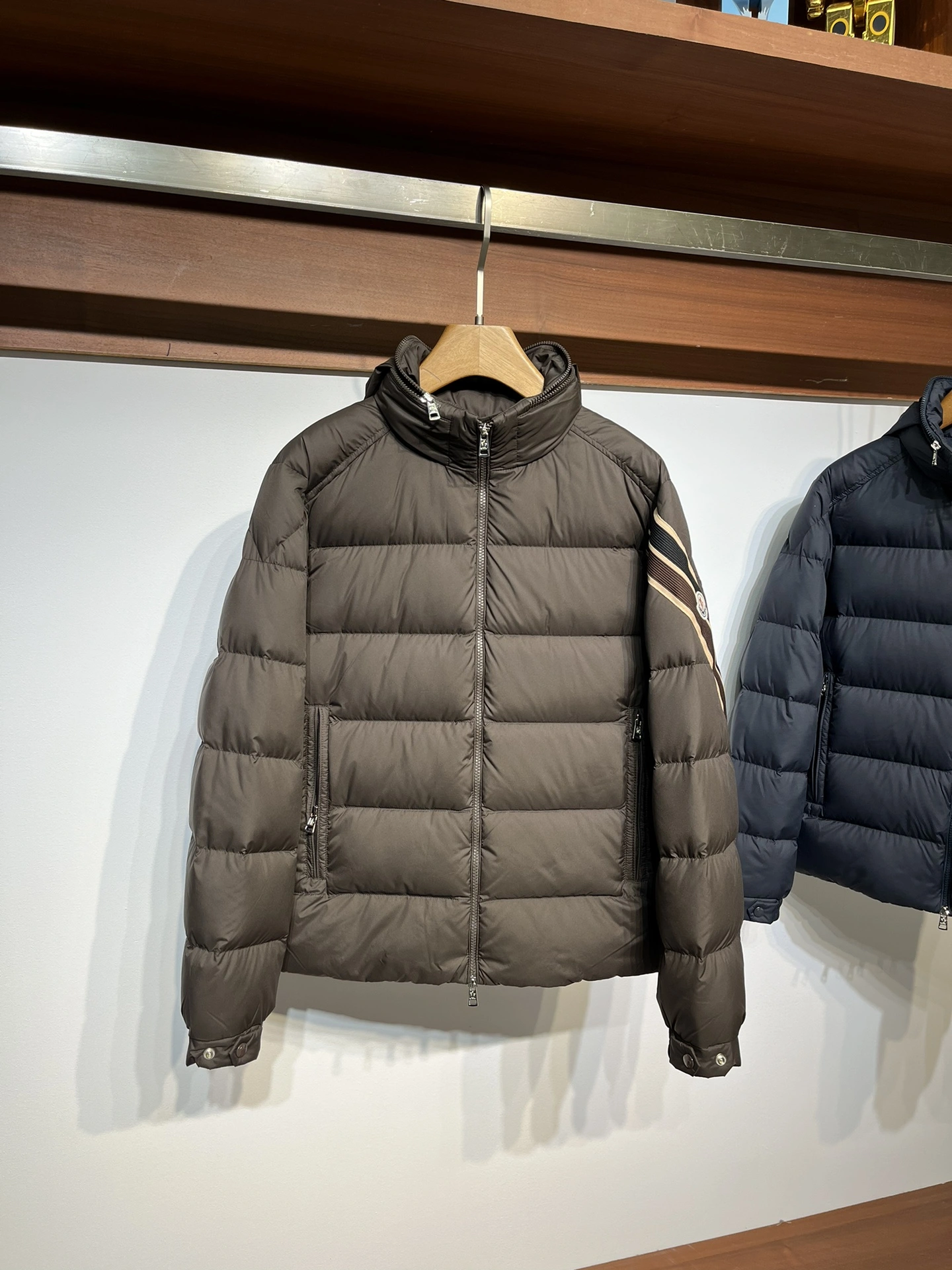Moncler Down Jackets Practical 146037